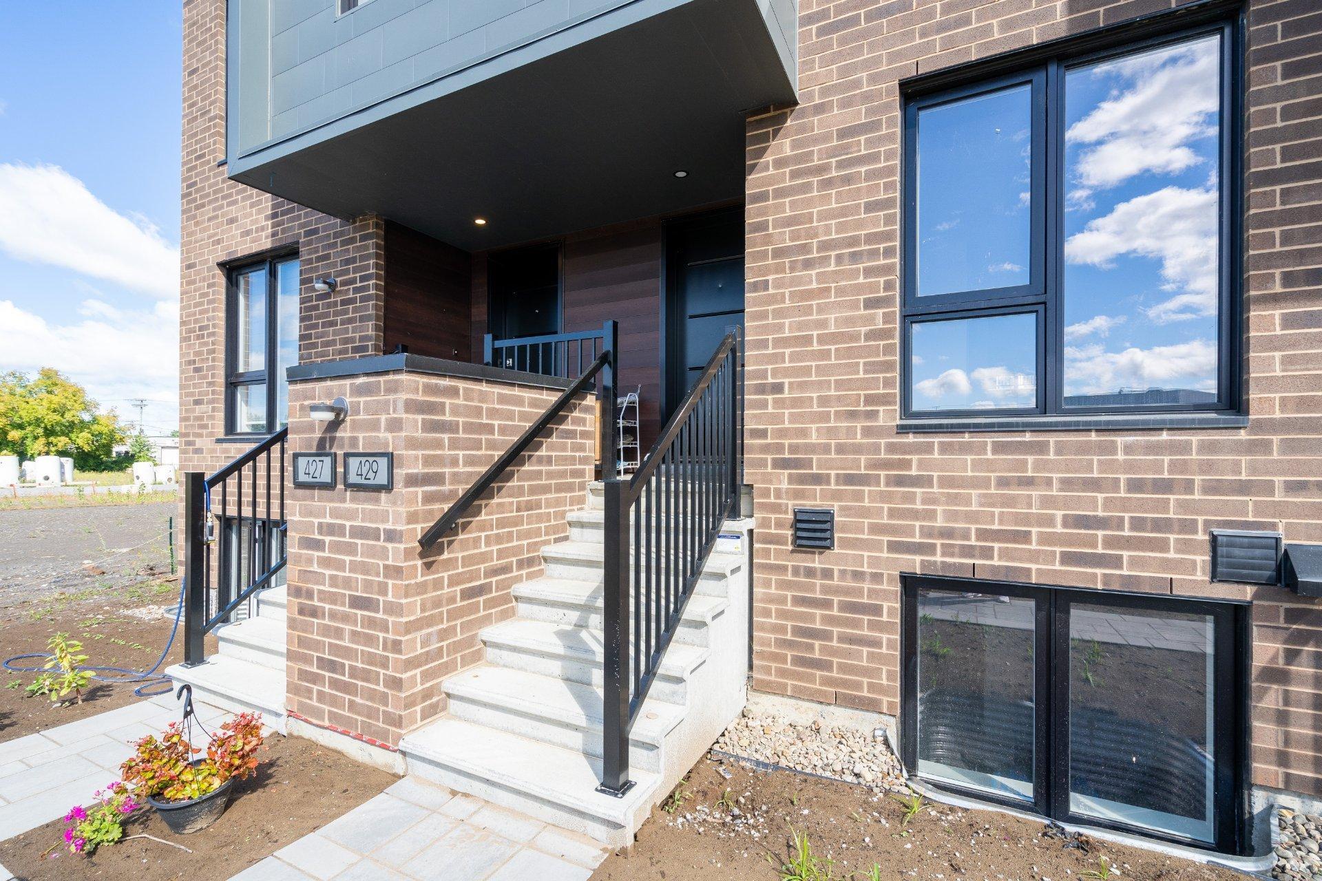 









421


Av. Jenkins

,
Montréal (Lachine),




QC
H8S0B9

