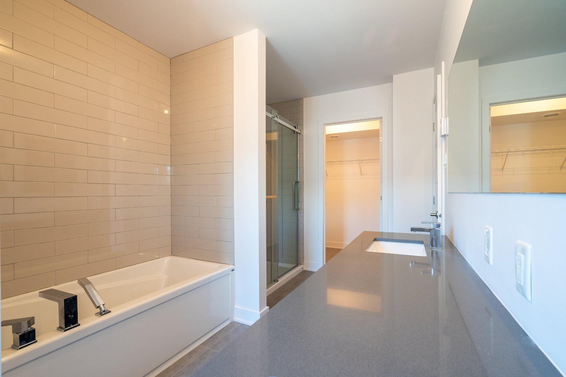 









421


Av. Jenkins

,
Montréal (Lachine),




QC
H8S0B9

