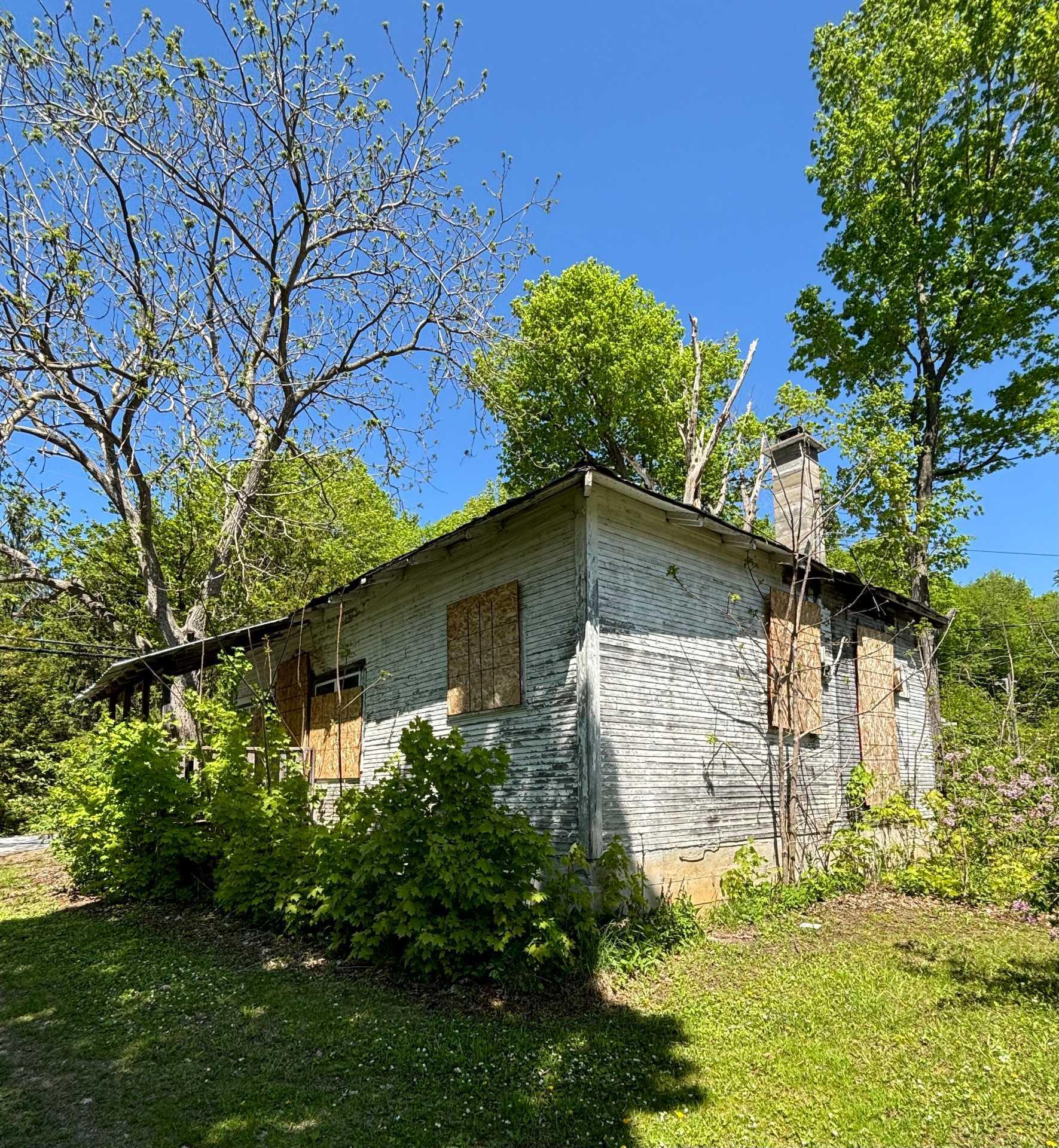 









242


Rue Allan

,
Saint-Armand,




QC
J0J1N0

