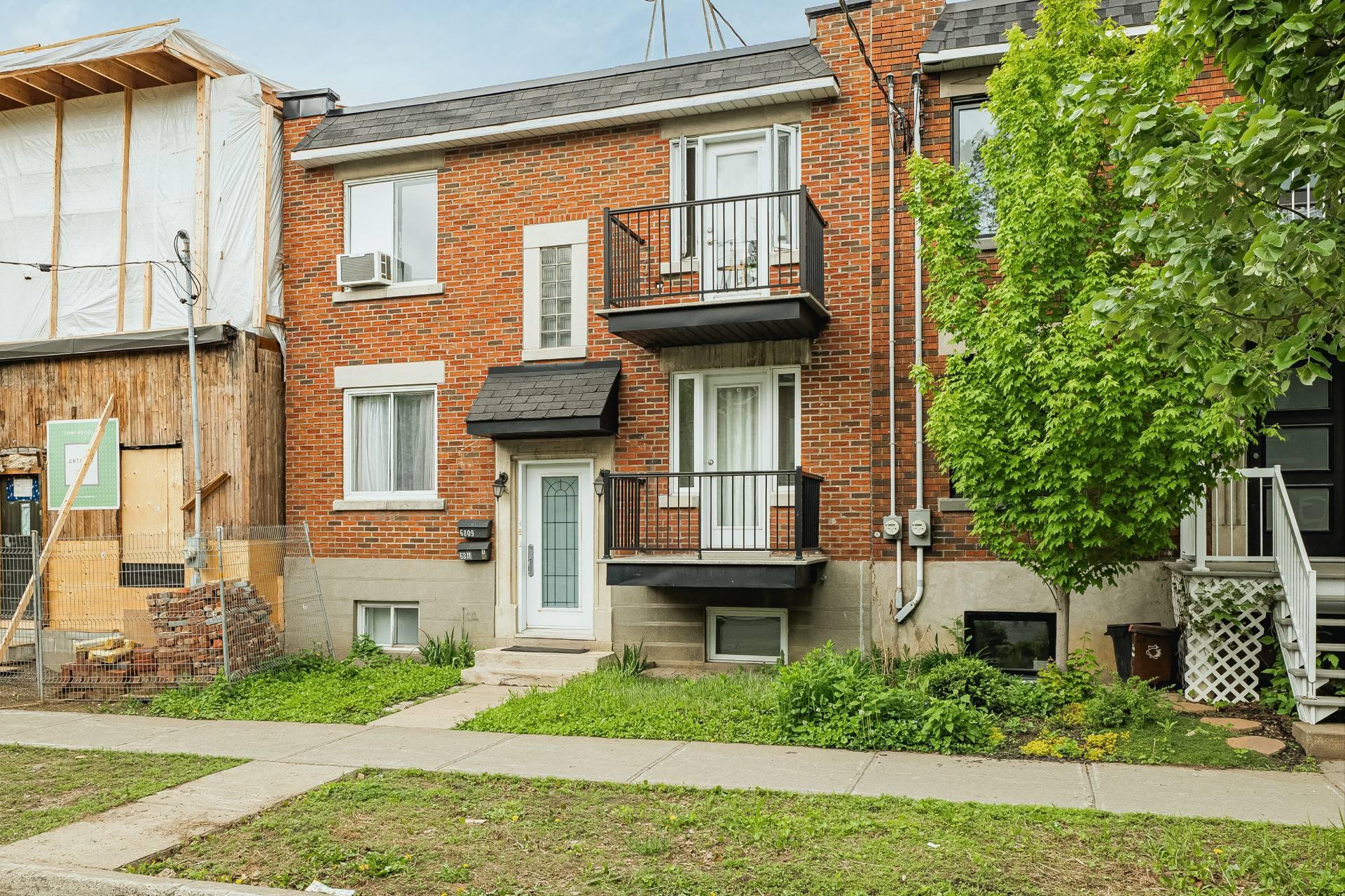 









6809

 - 6811


24e Avenue

,
Montréal (Rosemont/La Petite-Patrie),




QC
H1T3M8

