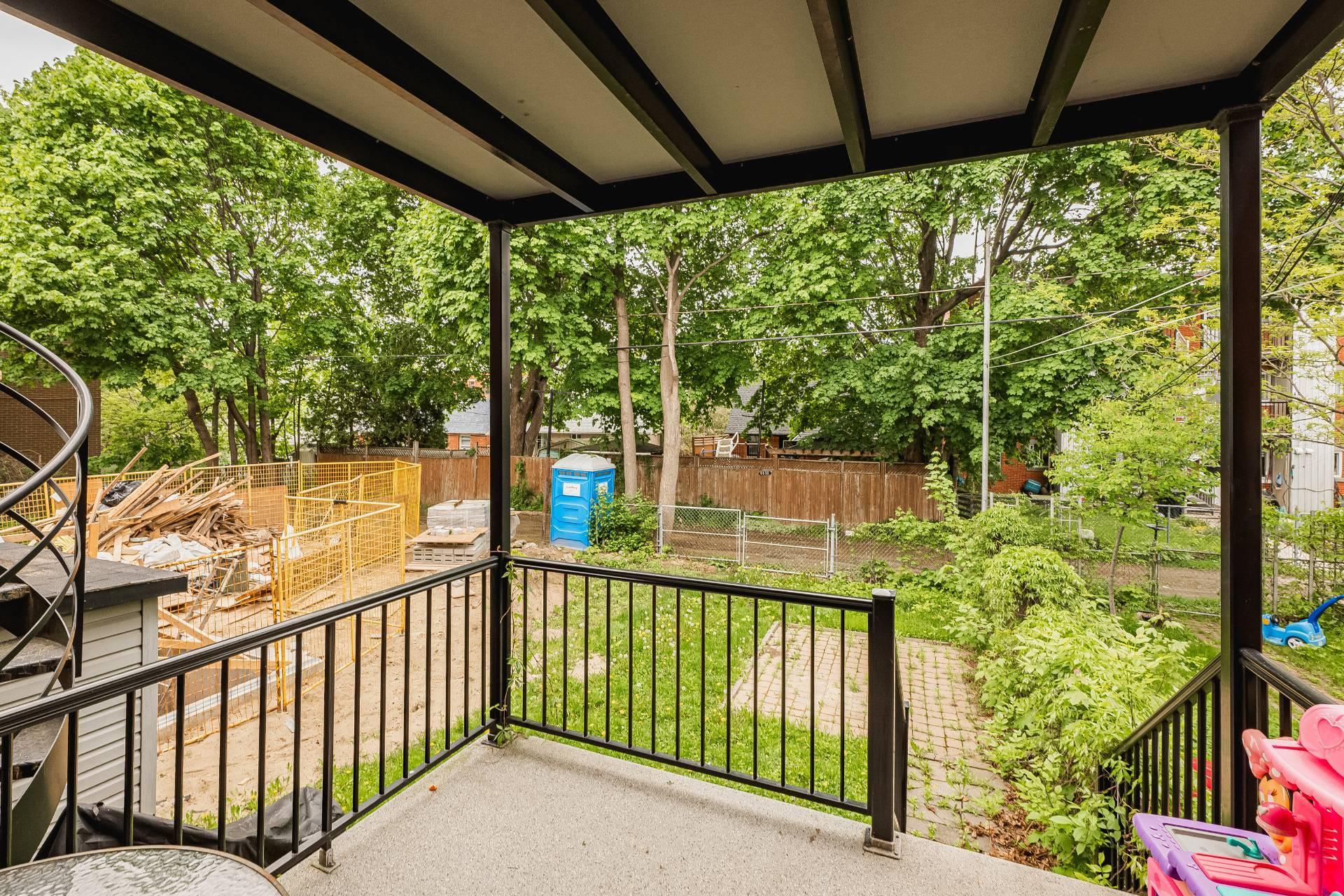 









6809

 - 6811


24e Avenue

,
Montréal (Rosemont/La Petite-Patrie),




QC
H1T3M8

