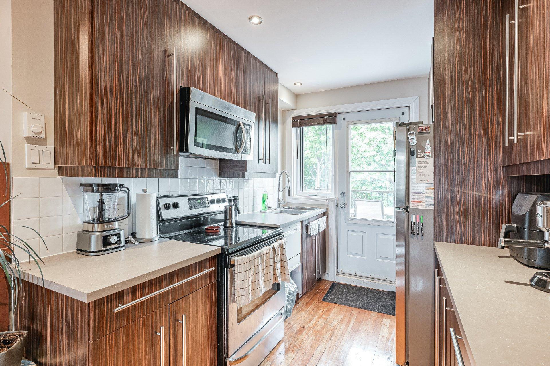 









6809

 - 6811


24e Avenue

,
Montréal (Rosemont/La Petite-Patrie),




QC
H1T3M8


