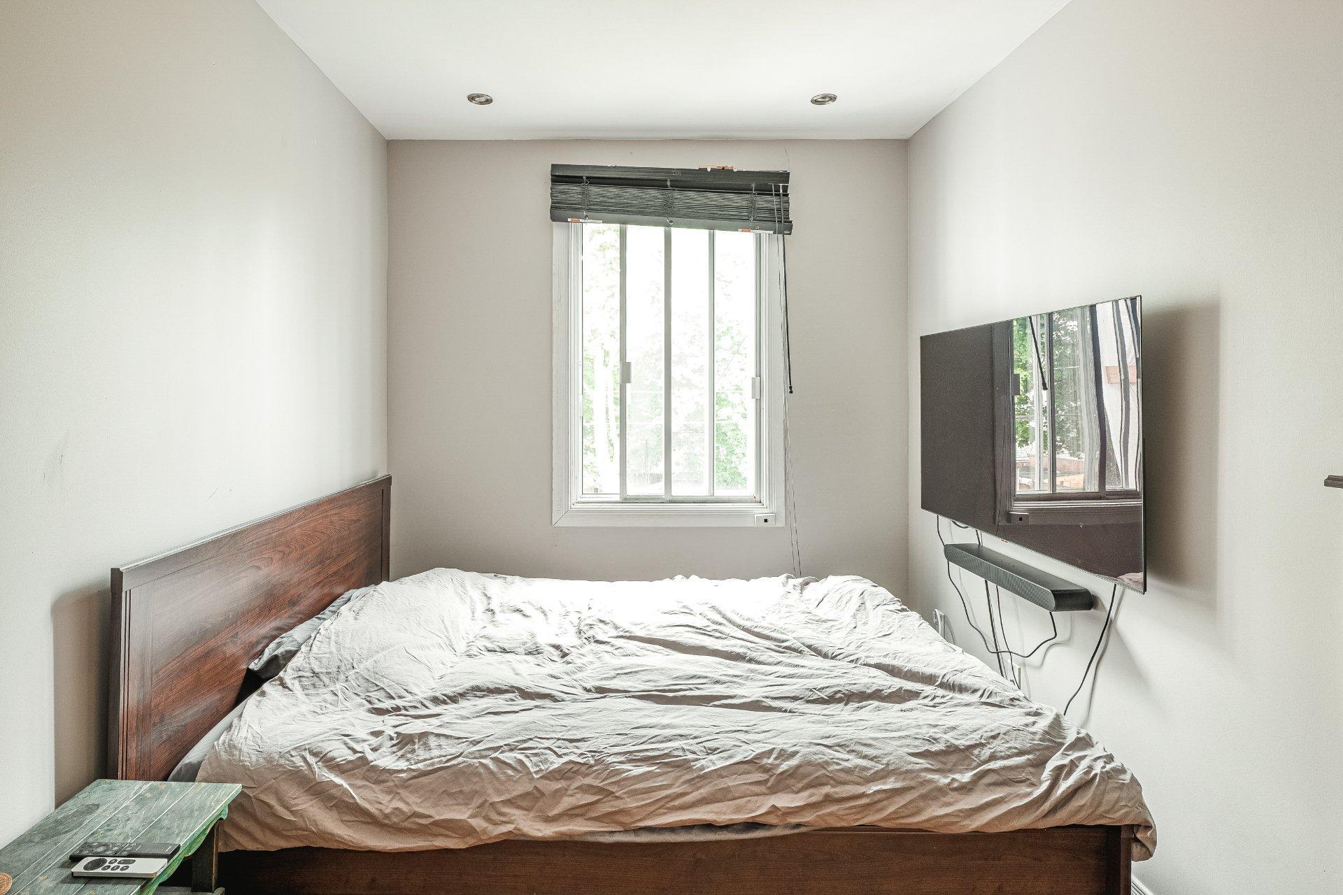 









6809

 - 6811


24e Avenue

,
Montréal (Rosemont/La Petite-Patrie),




QC
H1T3M8

