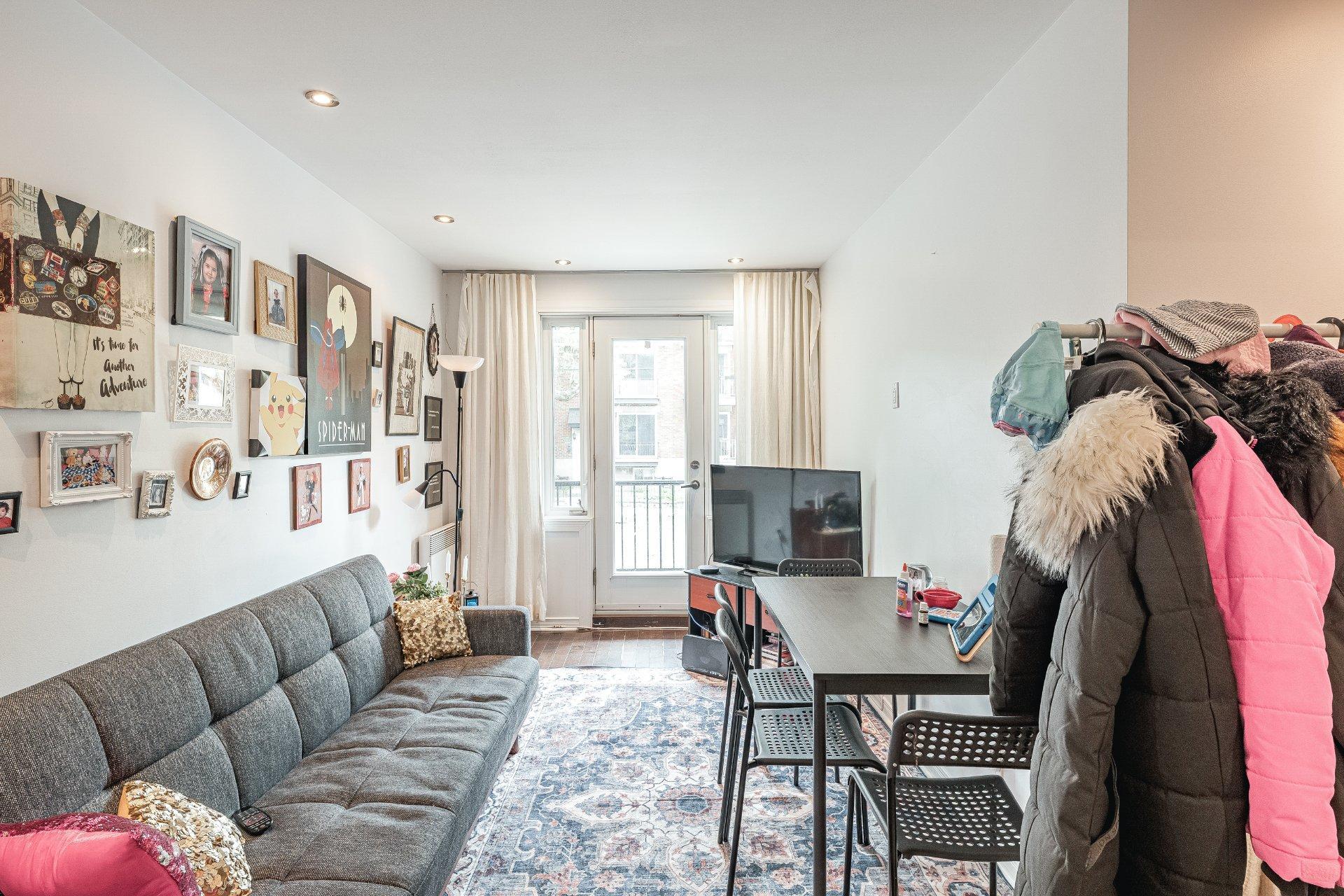 









6809

 - 6811


24e Avenue

,
Montréal (Rosemont/La Petite-Patrie),




QC
H1T3M8

