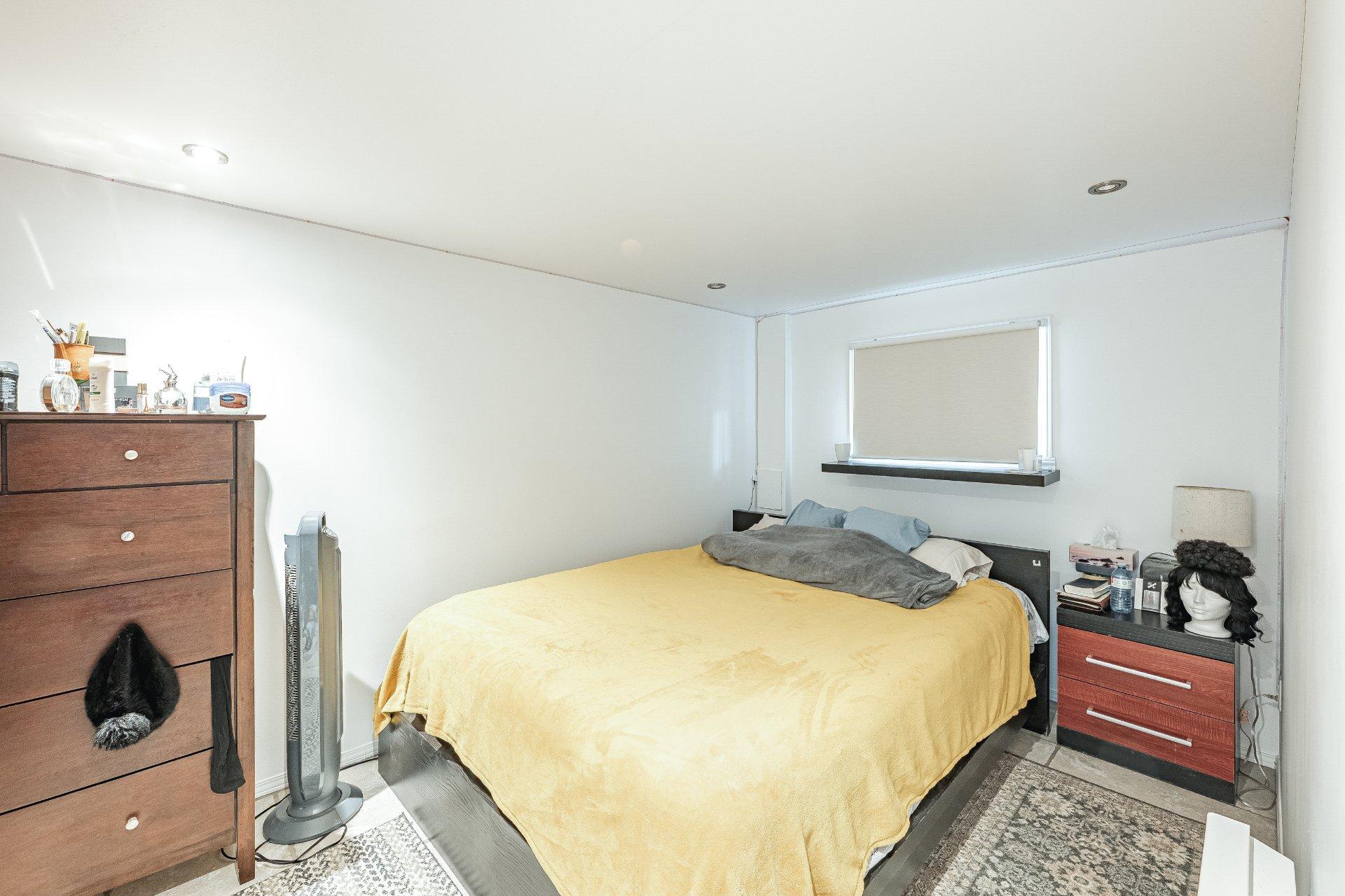 









6809

 - 6811


24e Avenue

,
Montréal (Rosemont/La Petite-Patrie),




QC
H1T3M8

