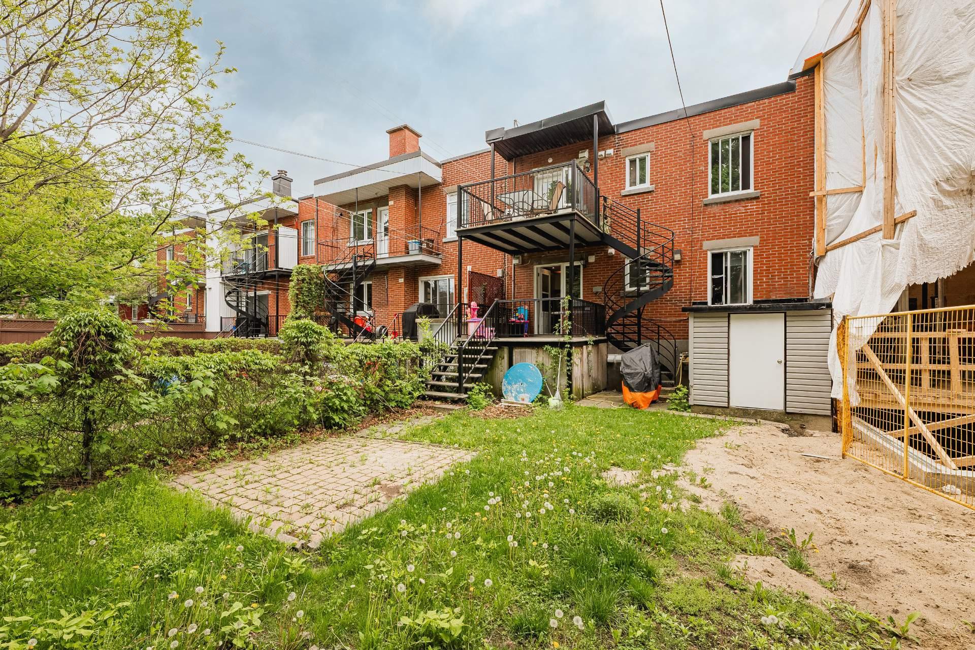 









6809

 - 6811


24e Avenue

,
Montréal (Rosemont/La Petite-Patrie),




QC
H1T3M8

