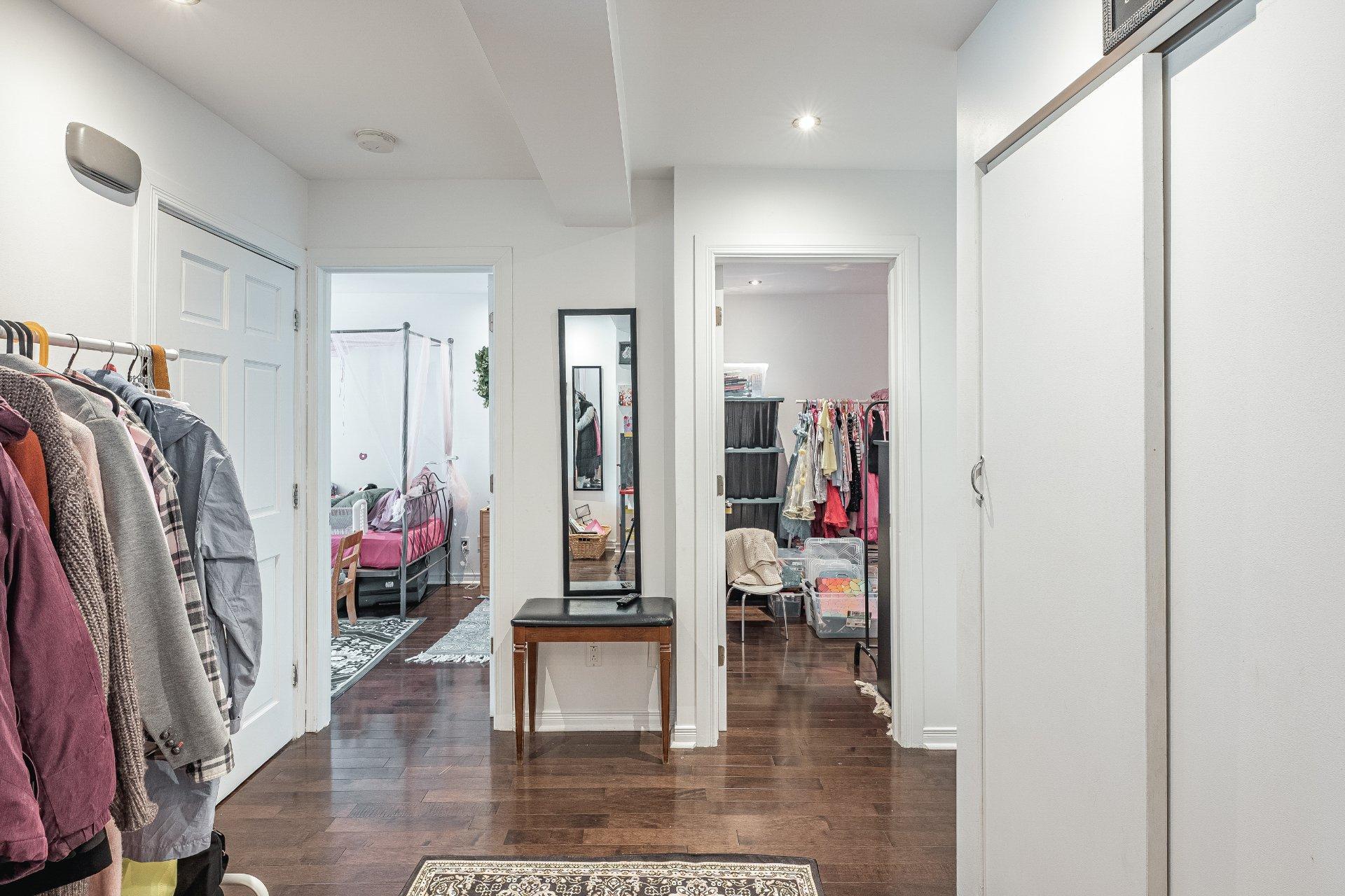 









6809

 - 6811


24e Avenue

,
Montréal (Rosemont/La Petite-Patrie),




QC
H1T3M8

