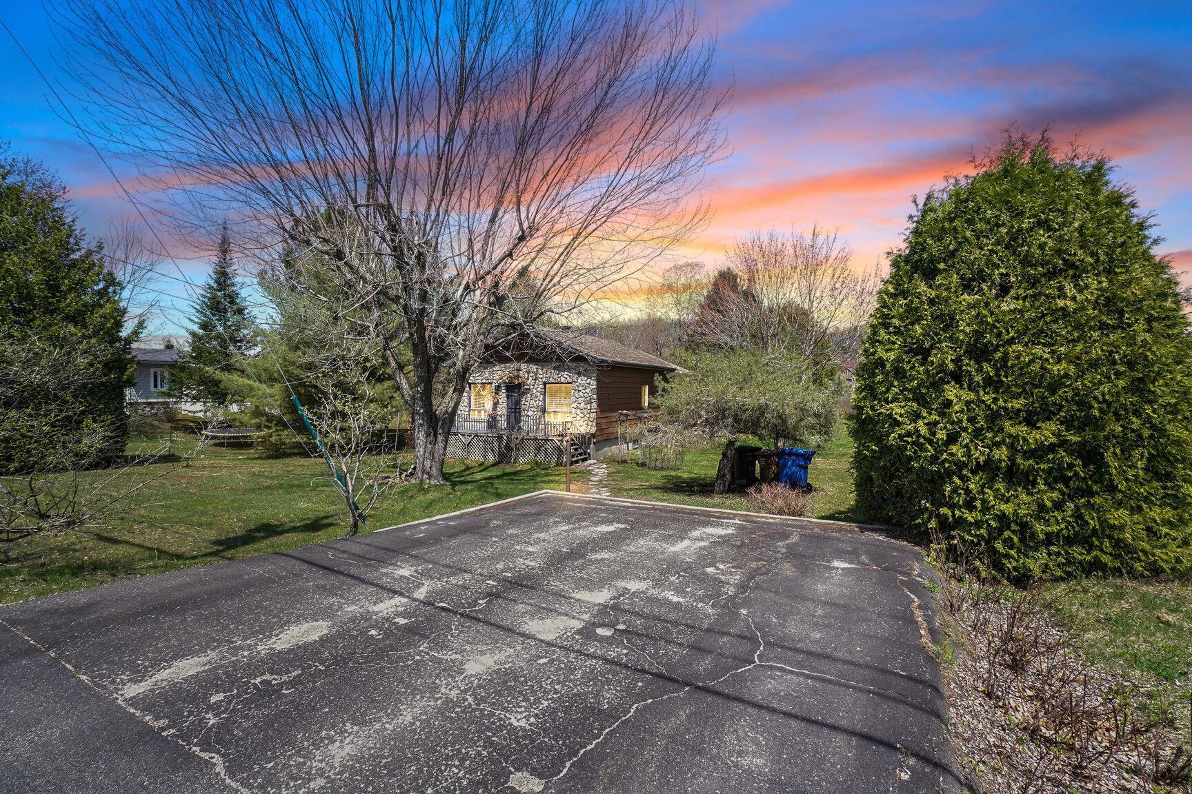 









6141


Rue Morin

,
Val-Morin,




QC
J0T2R0


