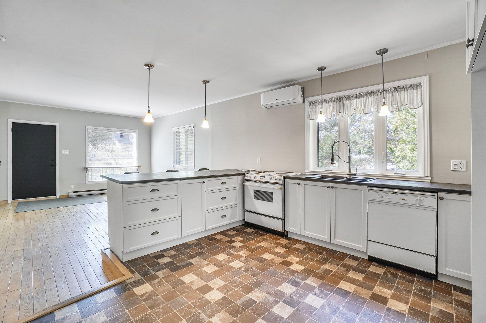 









6141


Rue Morin

,
Val-Morin,




QC
J0T2R0

