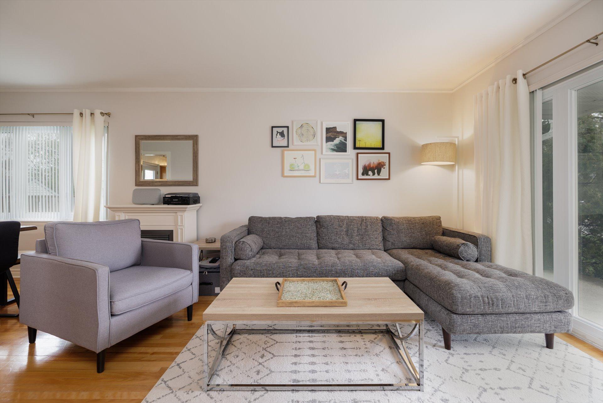 









41


Av. Charles

,
Pointe-Claire,




QC
H9R4K6

