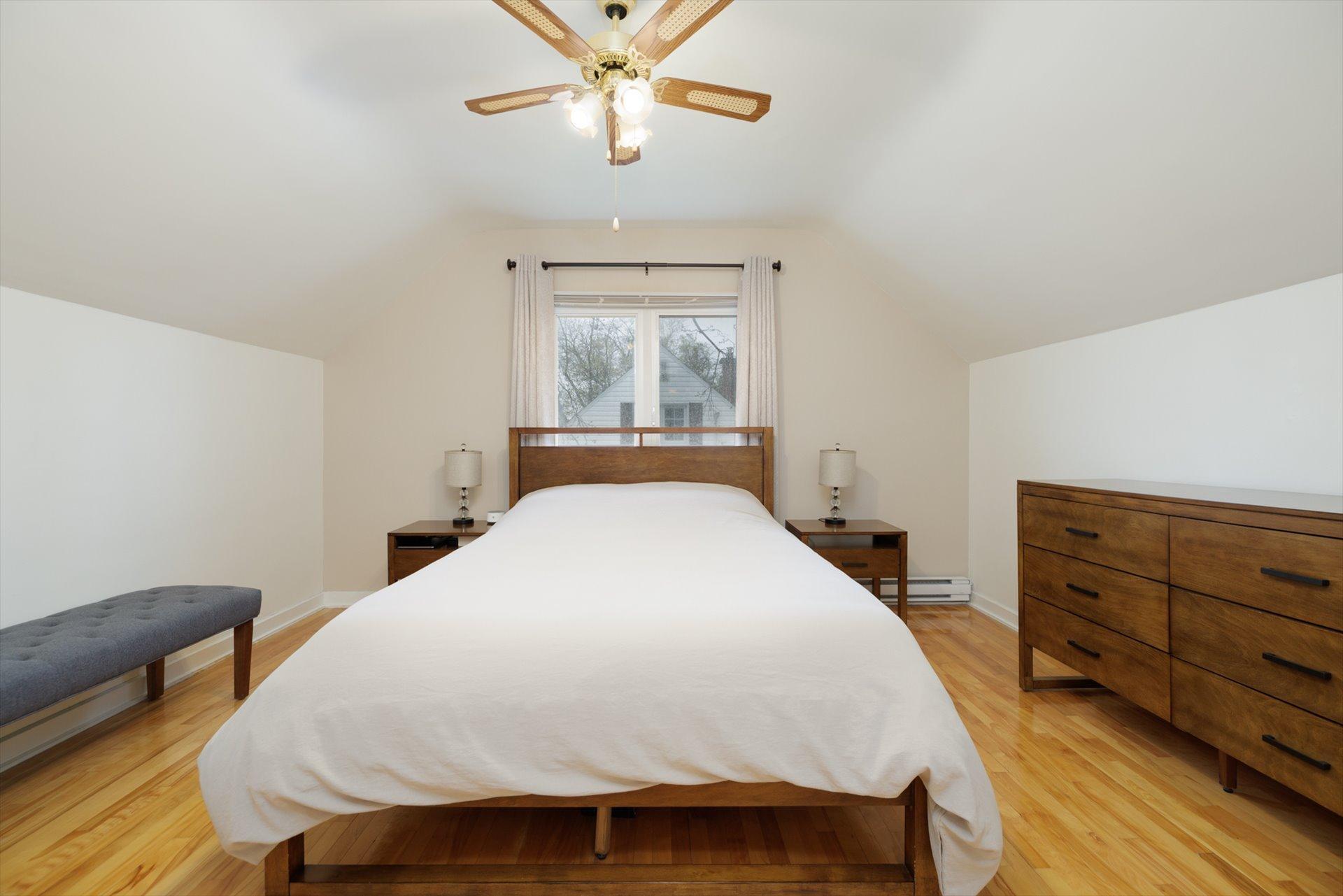 









41


Av. Charles

,
Pointe-Claire,




QC
H9R4K6

