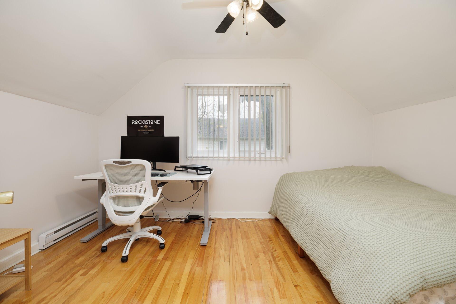 









41


Av. Charles

,
Pointe-Claire,




QC
H9R4K6


