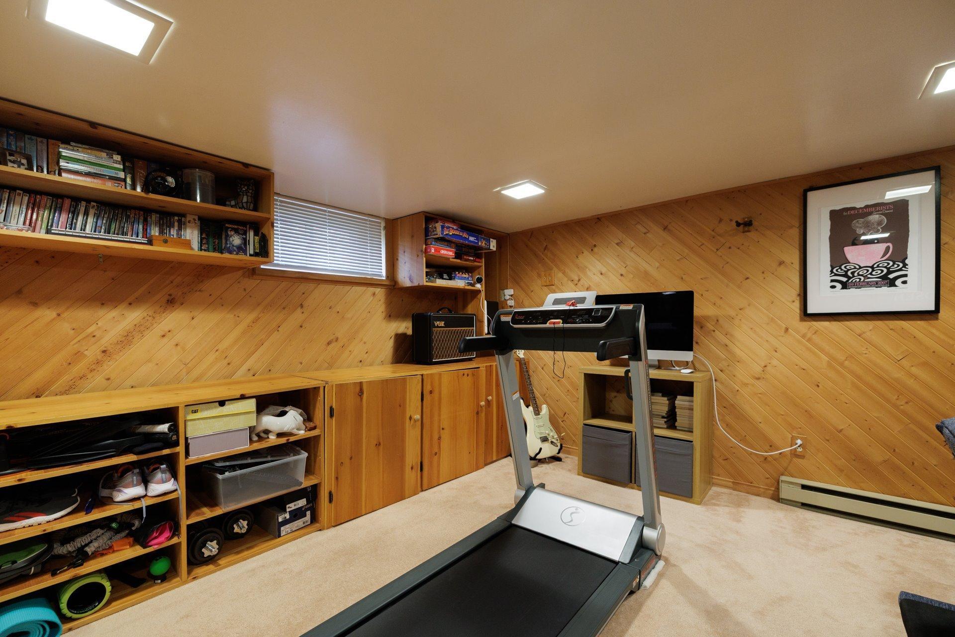 









41


Av. Charles

,
Pointe-Claire,




QC
H9R4K6


