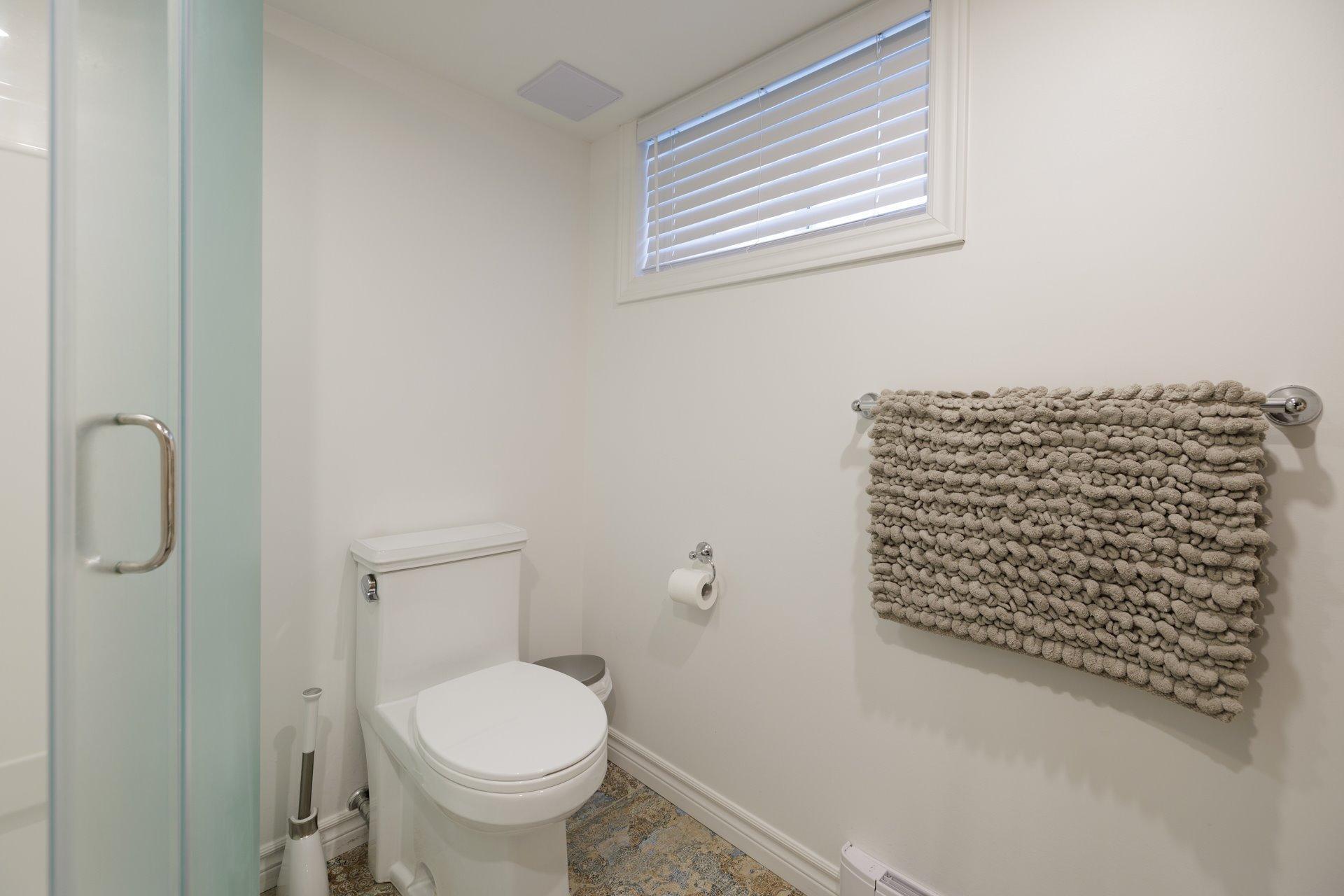 









41


Av. Charles

,
Pointe-Claire,




QC
H9R4K6

