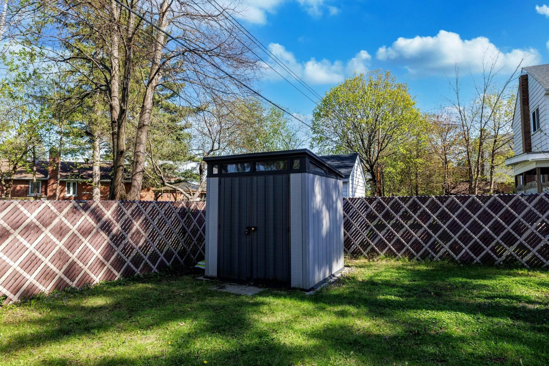 









41


Av. Charles

,
Pointe-Claire,




QC
H9R4K6

