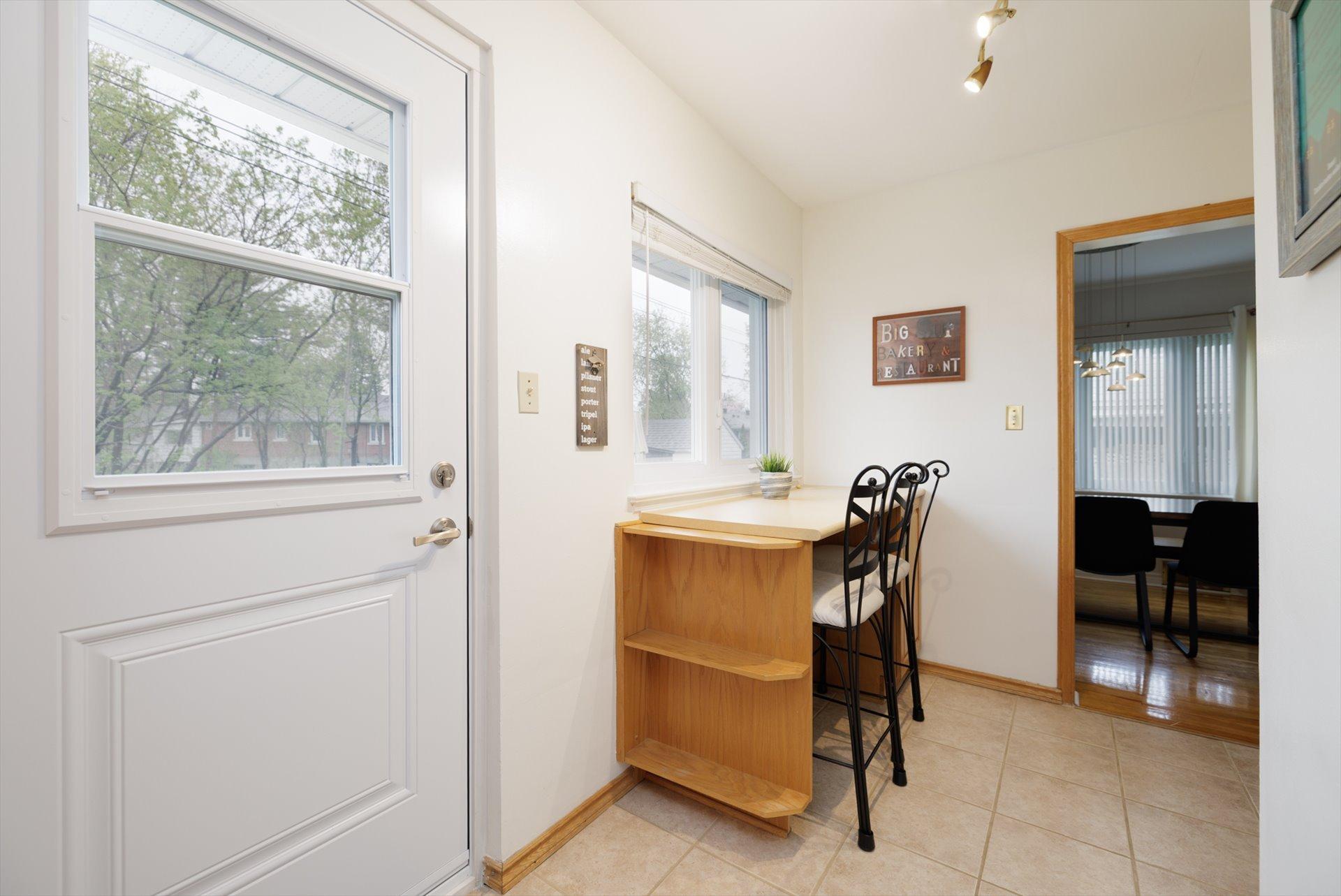 









41


Av. Charles

,
Pointe-Claire,




QC
H9R4K6

