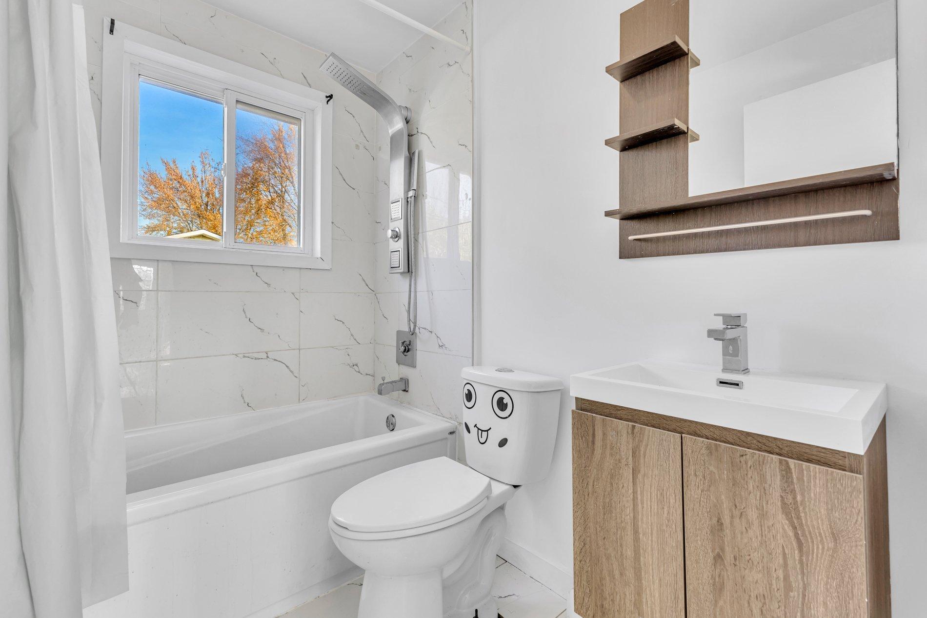 









121


Rue Nadon

,
Laval (Sainte-Rose),




QC
H7L1T4

