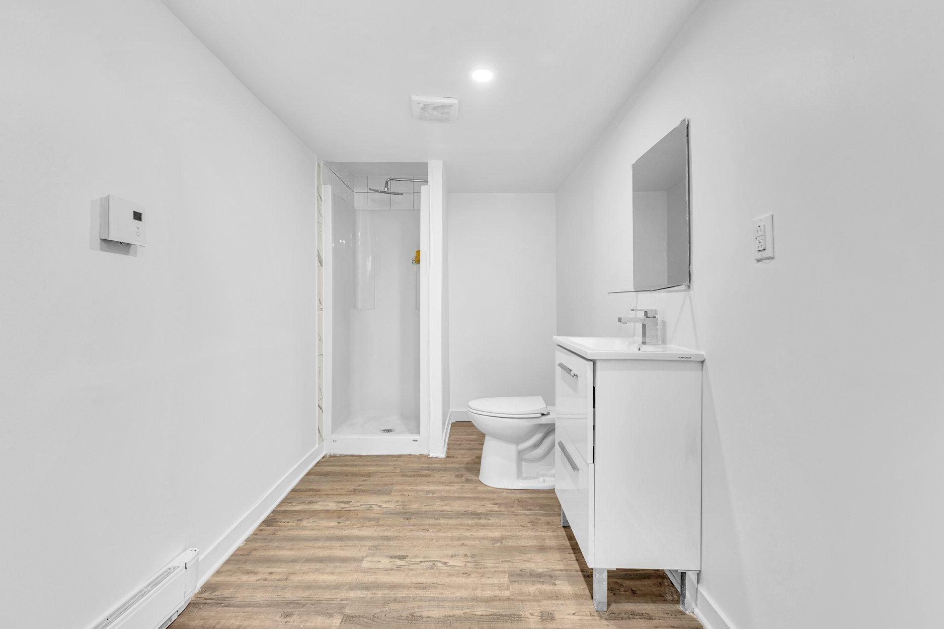 









121


Rue Nadon

,
Laval (Sainte-Rose),




QC
H7L1T4

