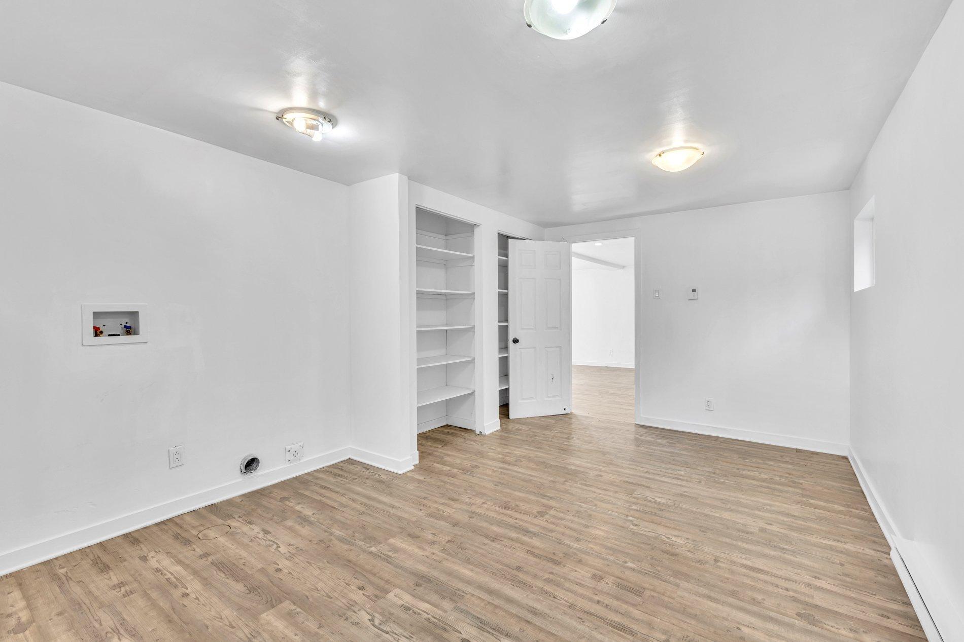 









121


Rue Nadon

,
Laval (Sainte-Rose),




QC
H7L1T4

