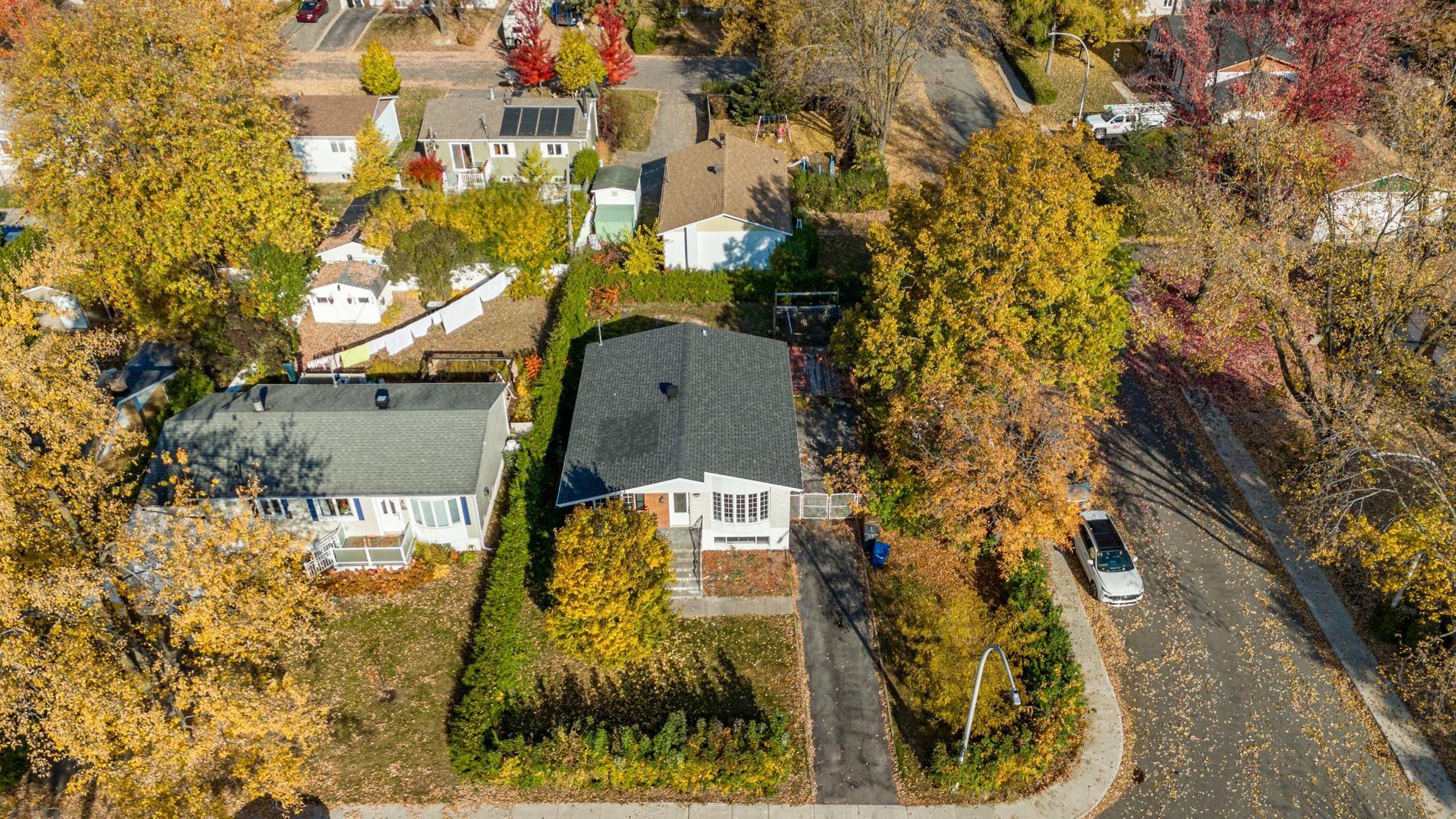 









121


Rue Nadon

,
Laval (Sainte-Rose),




QC
H7L1T4

