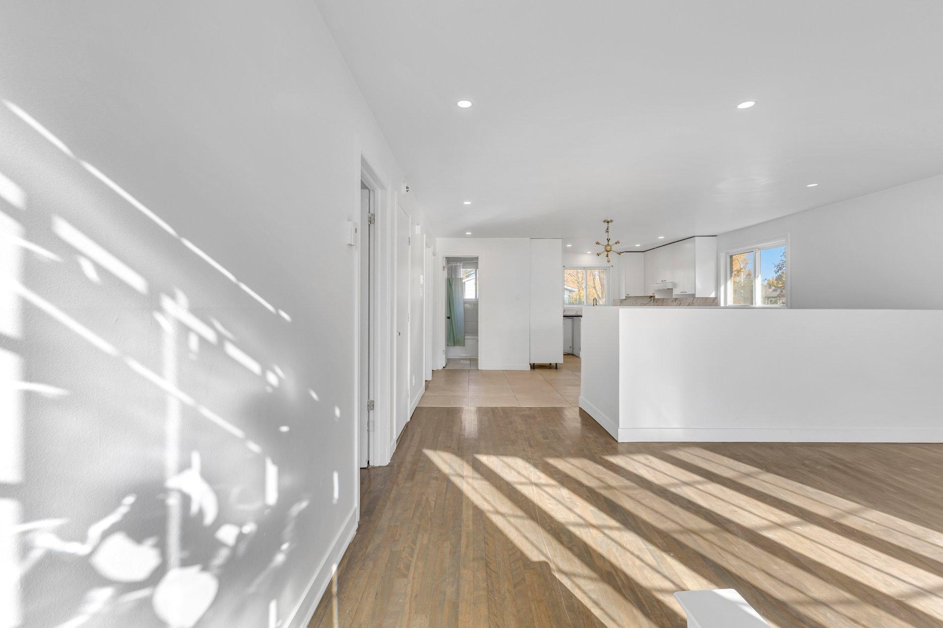 









121


Rue Nadon

,
Laval (Sainte-Rose),




QC
H7L1T4


