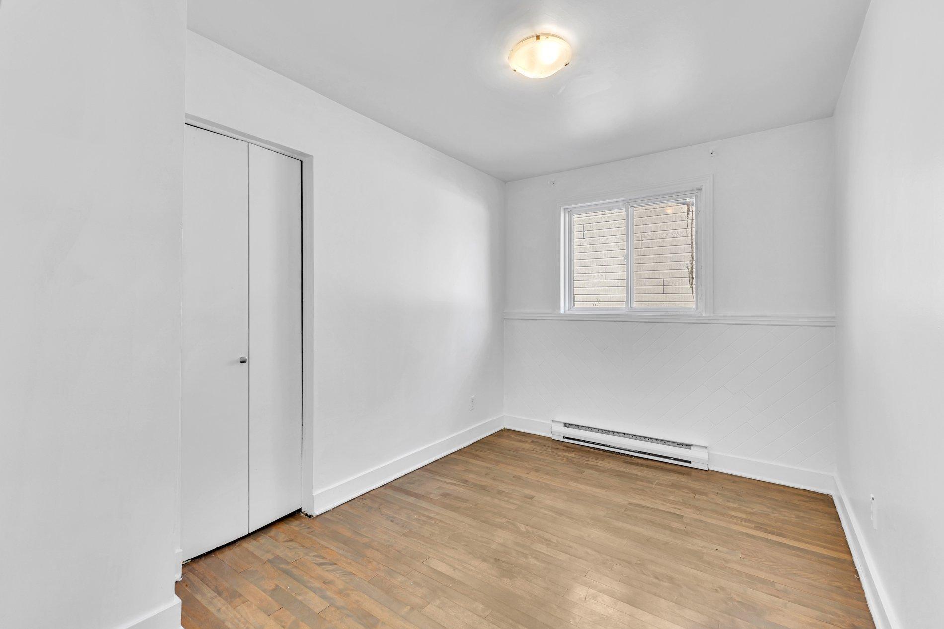 









121


Rue Nadon

,
Laval (Sainte-Rose),




QC
H7L1T4

