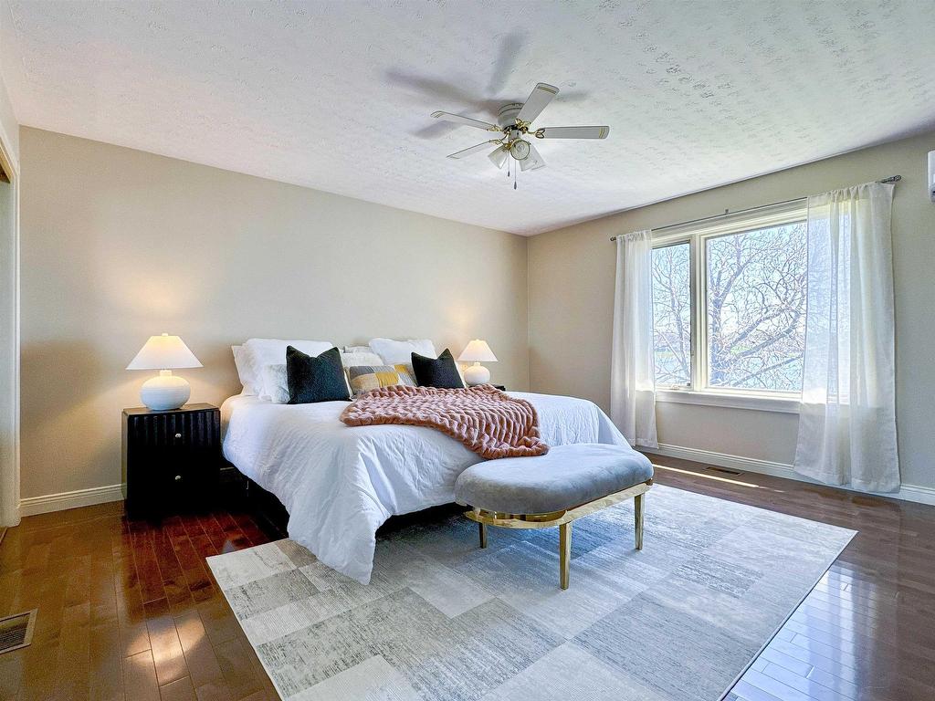 












86 Parkside Drive

,
Charlottetown,




PE
C1E 1M8

