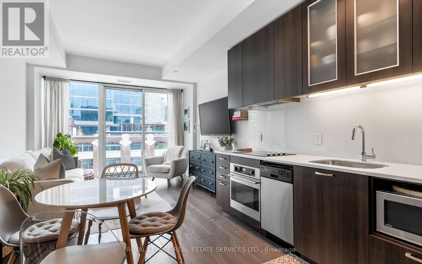 












611 - 508 WELLINGTON STREET W

,
Toronto,




Ontario
M5V1E3

