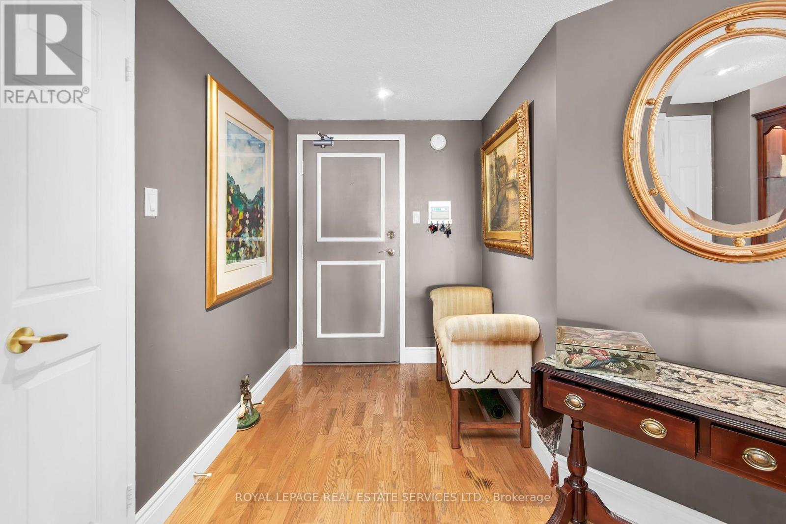 












609 - 130 CARLTON STREET

,
Toronto,




Ontario
M5A4K3


