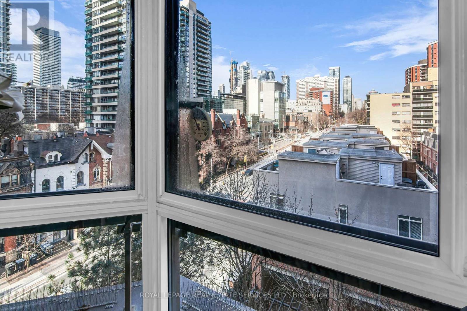 












609 - 130 CARLTON STREET

,
Toronto,




Ontario
M5A4K3

