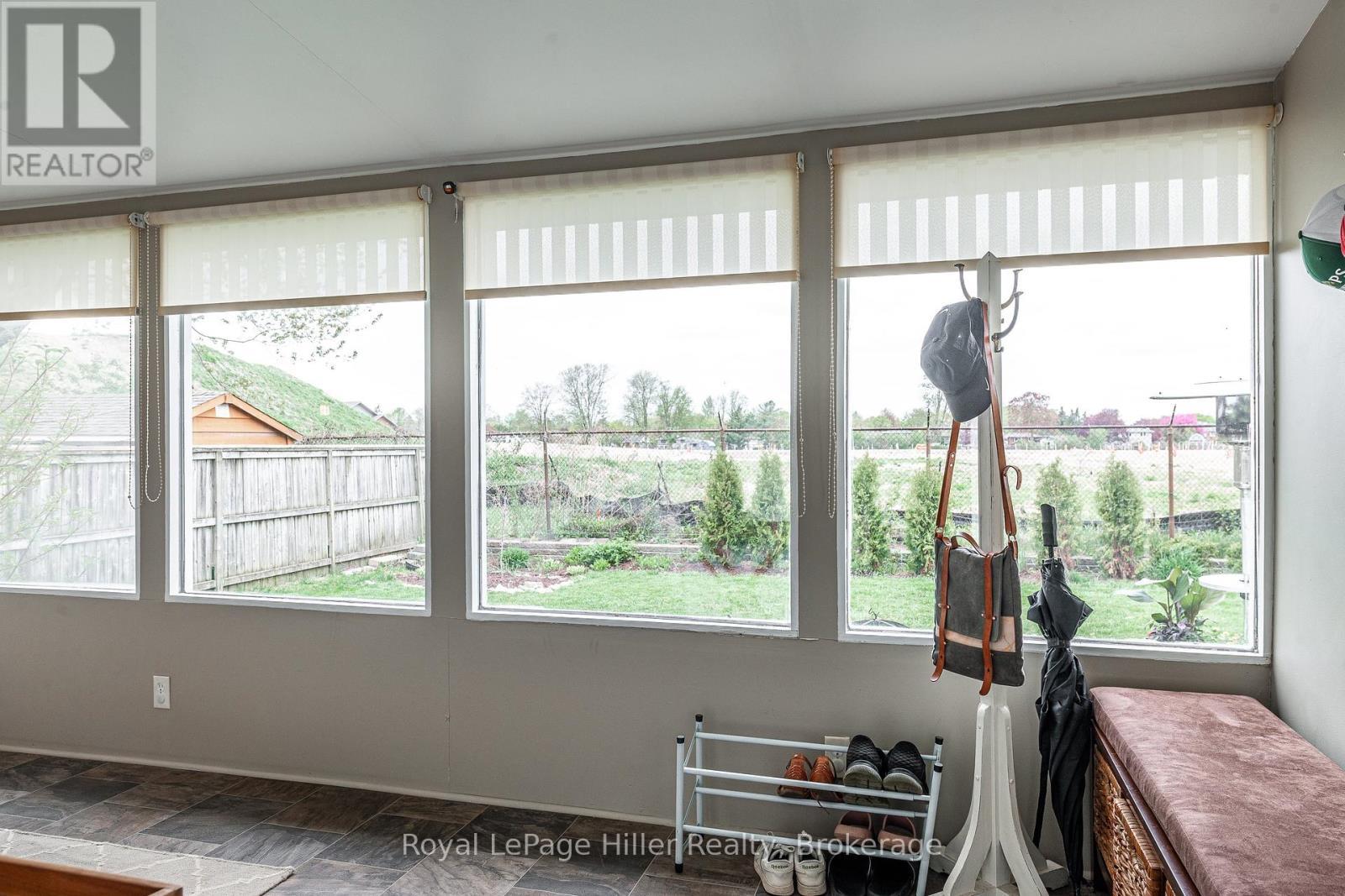 












20 CORIANO STREET

,
Stratford,




Ontario
N5A6C3

