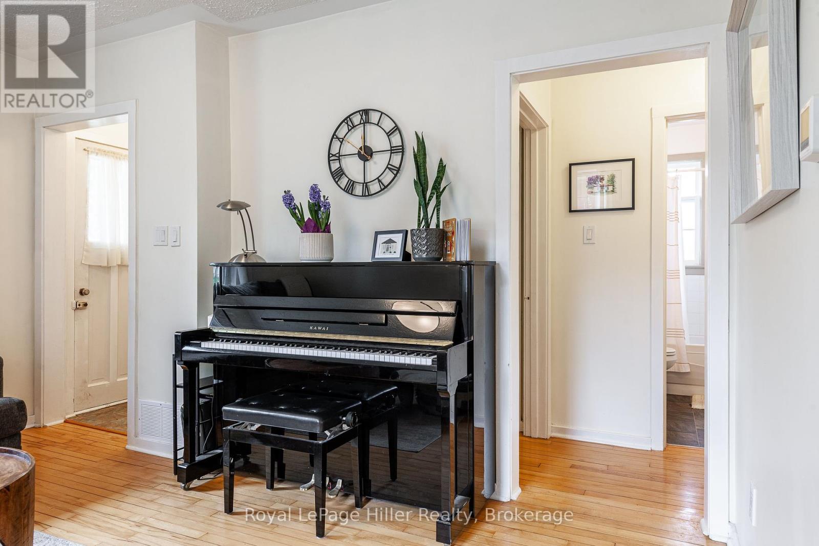 












20 CORIANO STREET

,
Stratford,




Ontario
N5A6C3

