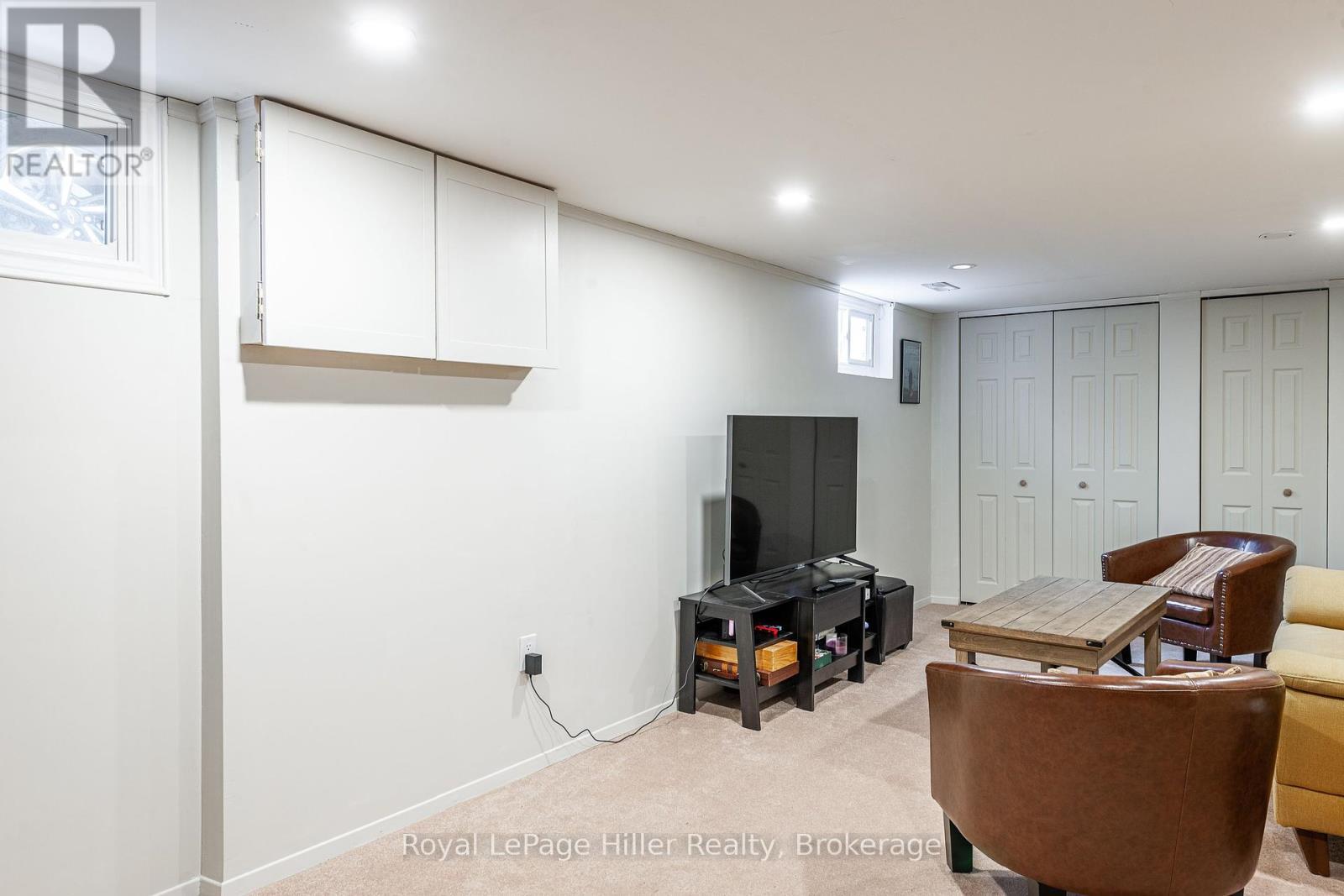 












20 CORIANO STREET

,
Stratford,




Ontario
N5A6C3

