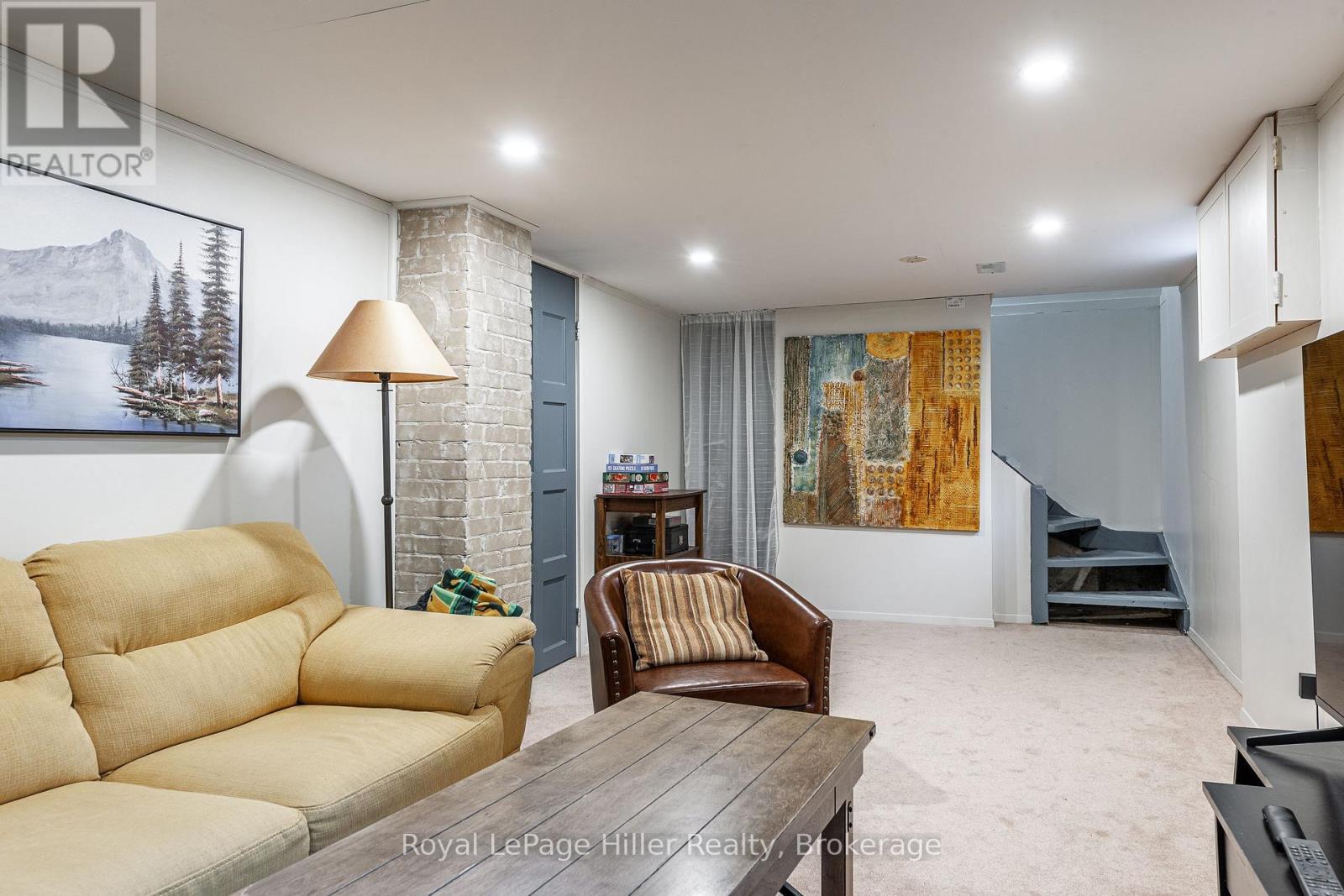 












20 CORIANO STREET

,
Stratford,




Ontario
N5A6C3

