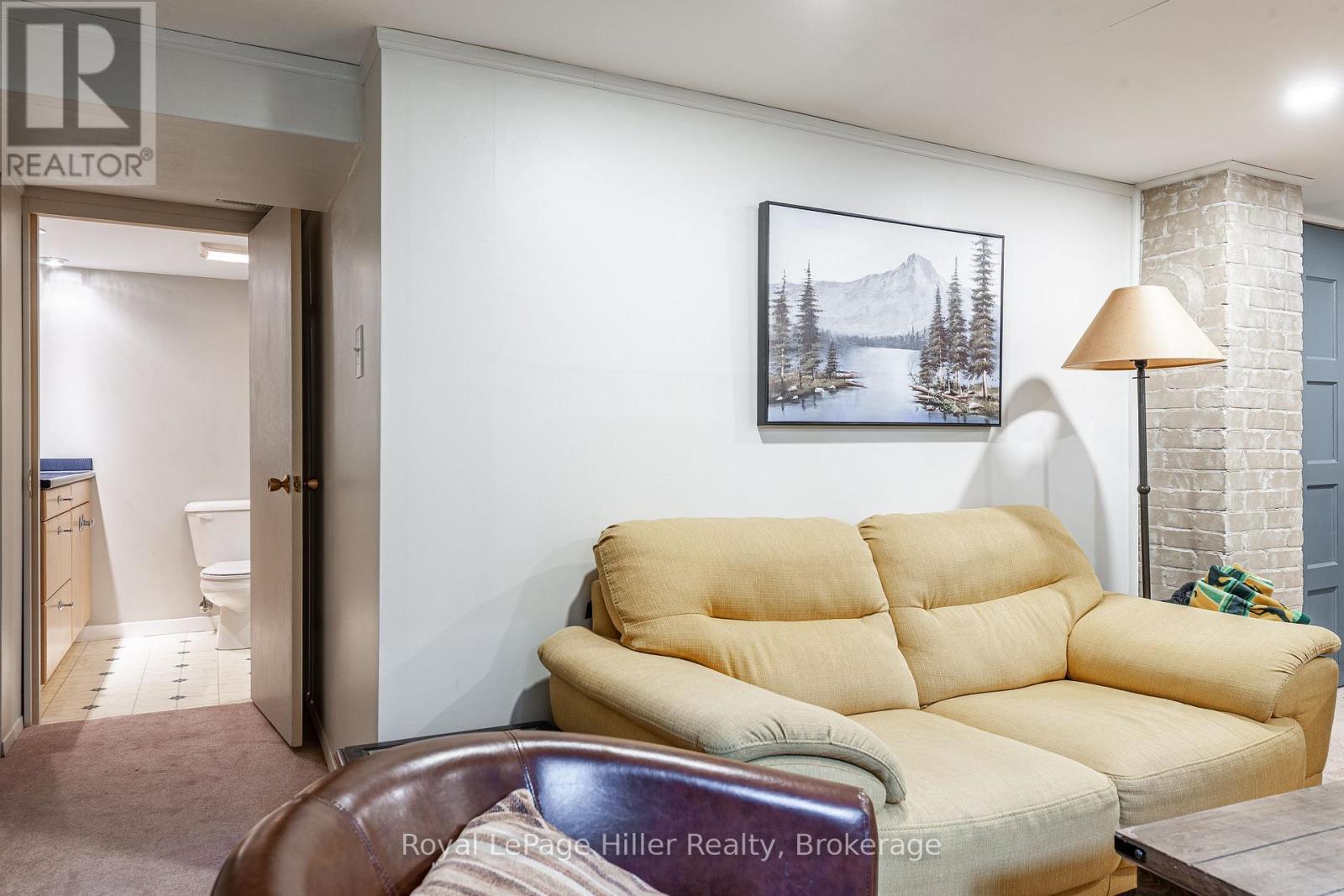 












20 CORIANO STREET

,
Stratford,




Ontario
N5A6C3


