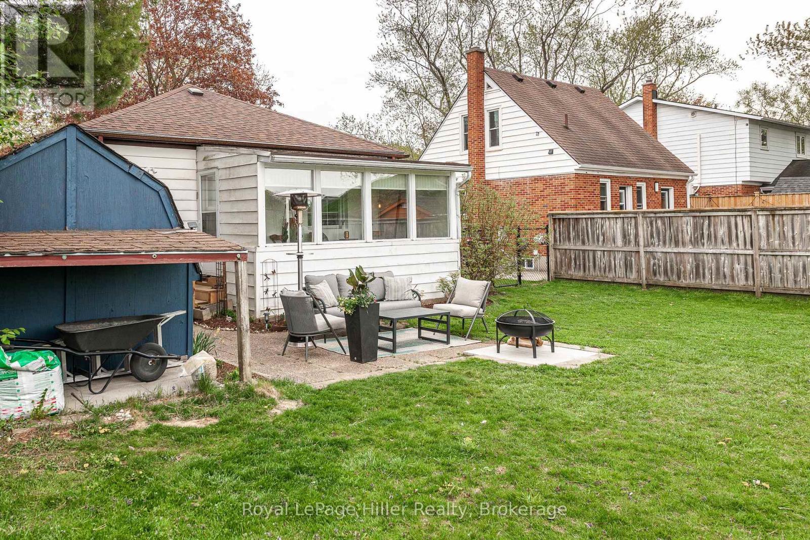 












20 CORIANO STREET

,
Stratford,




Ontario
N5A6C3

