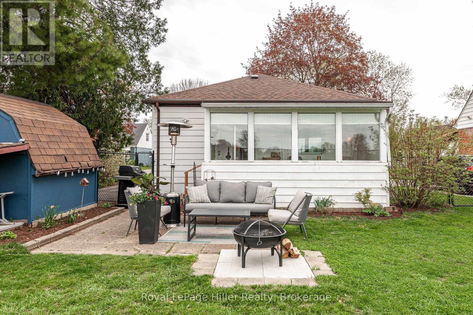












20 CORIANO STREET

,
Stratford,




Ontario
N5A6C3

