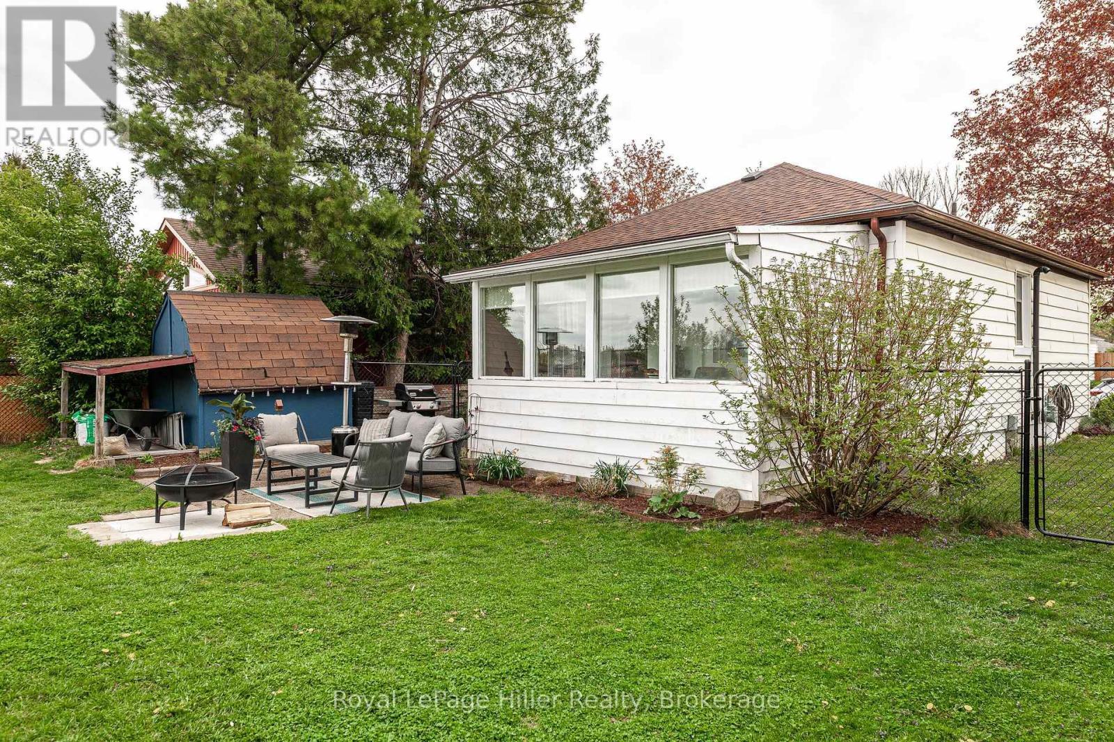 












20 CORIANO STREET

,
Stratford,




Ontario
N5A6C3

