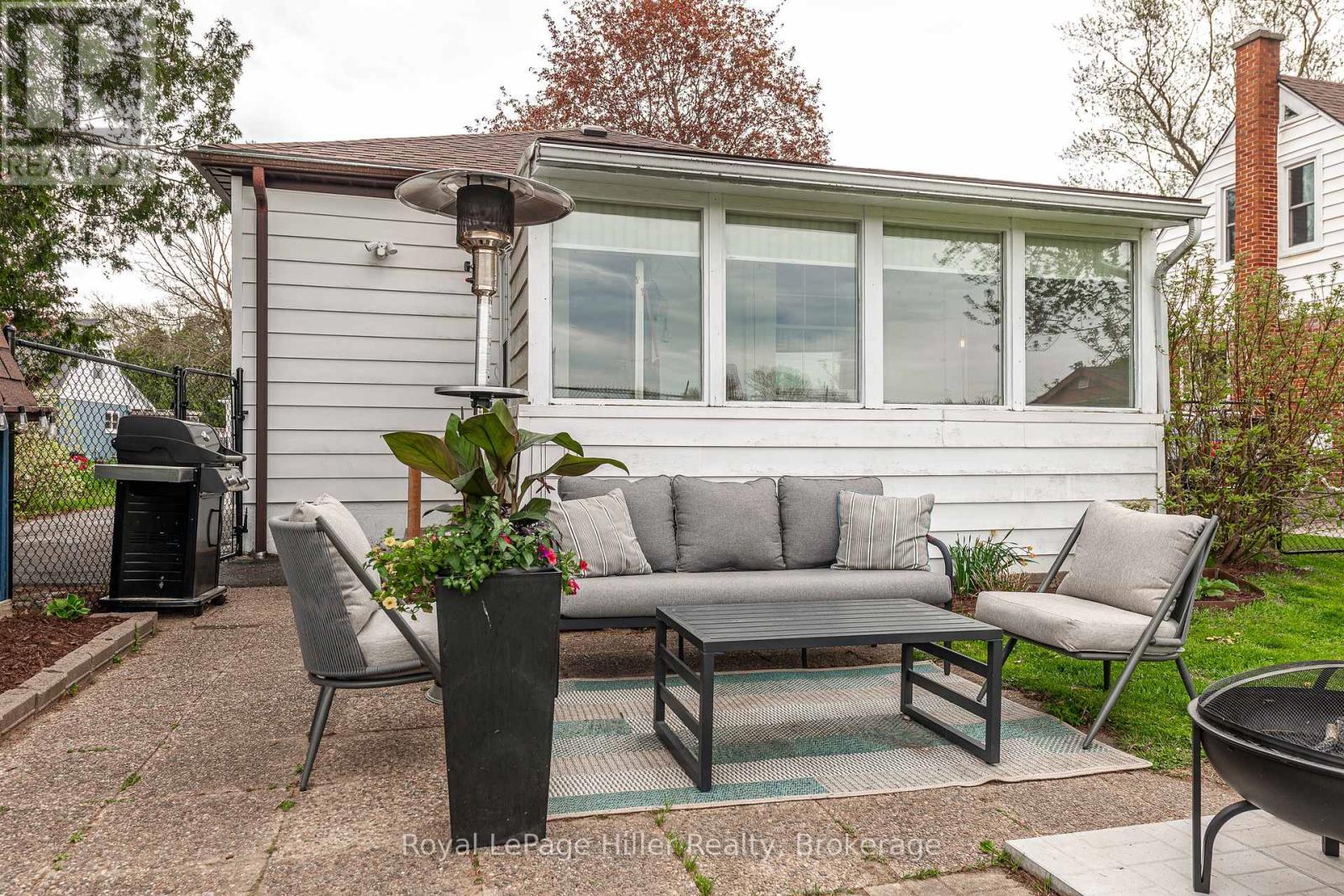 












20 CORIANO STREET

,
Stratford,




Ontario
N5A6C3

