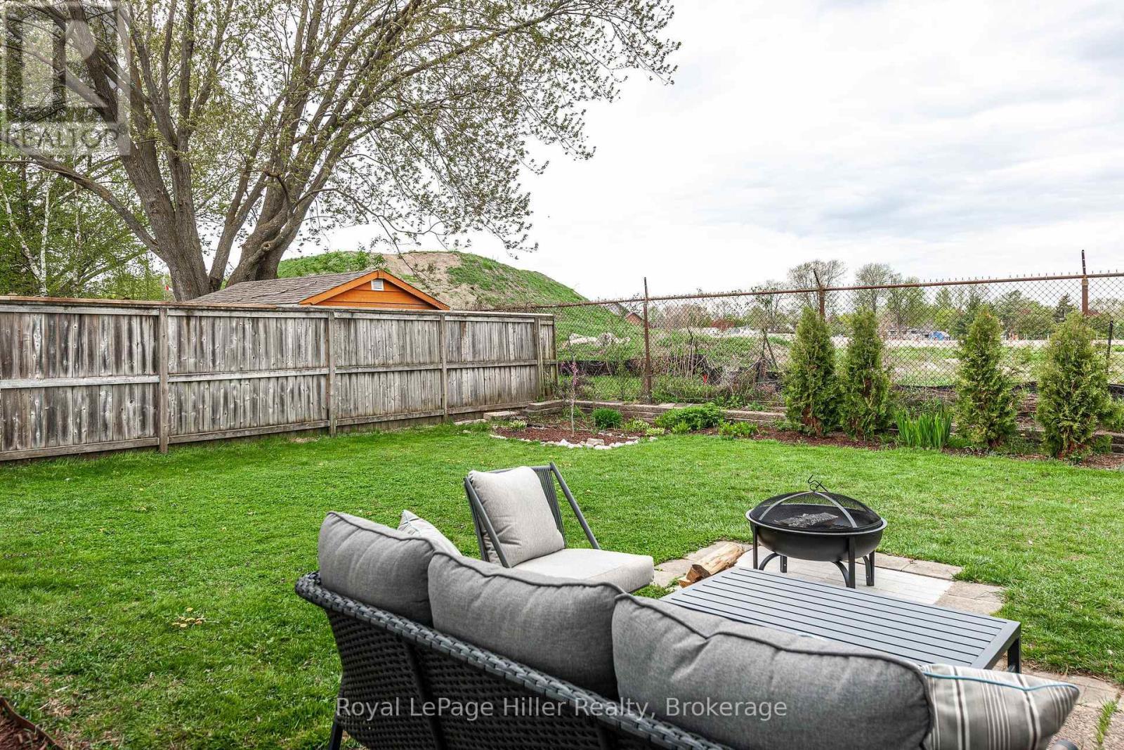 












20 CORIANO STREET

,
Stratford,




Ontario
N5A6C3

