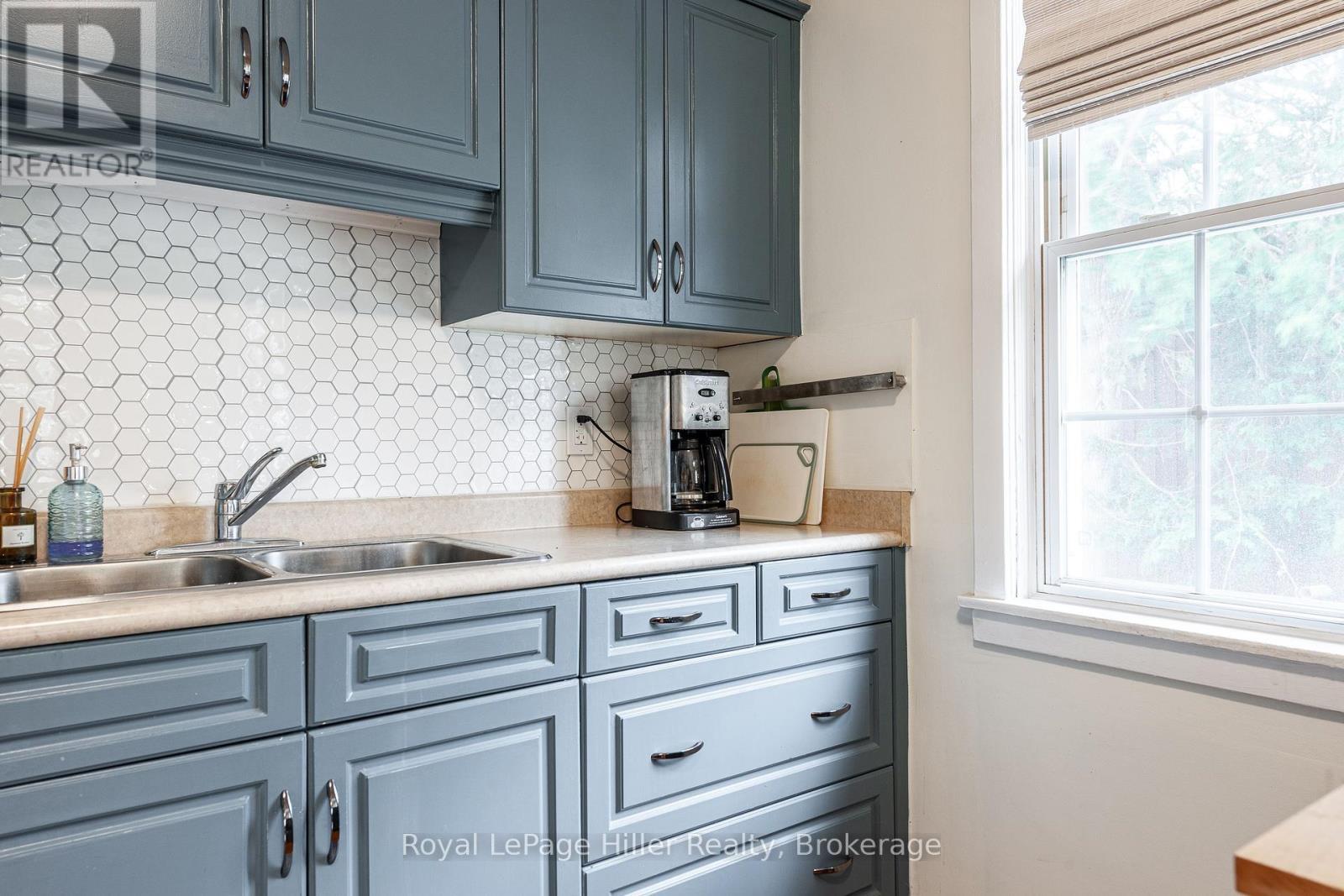 












20 CORIANO STREET

,
Stratford,




Ontario
N5A6C3

