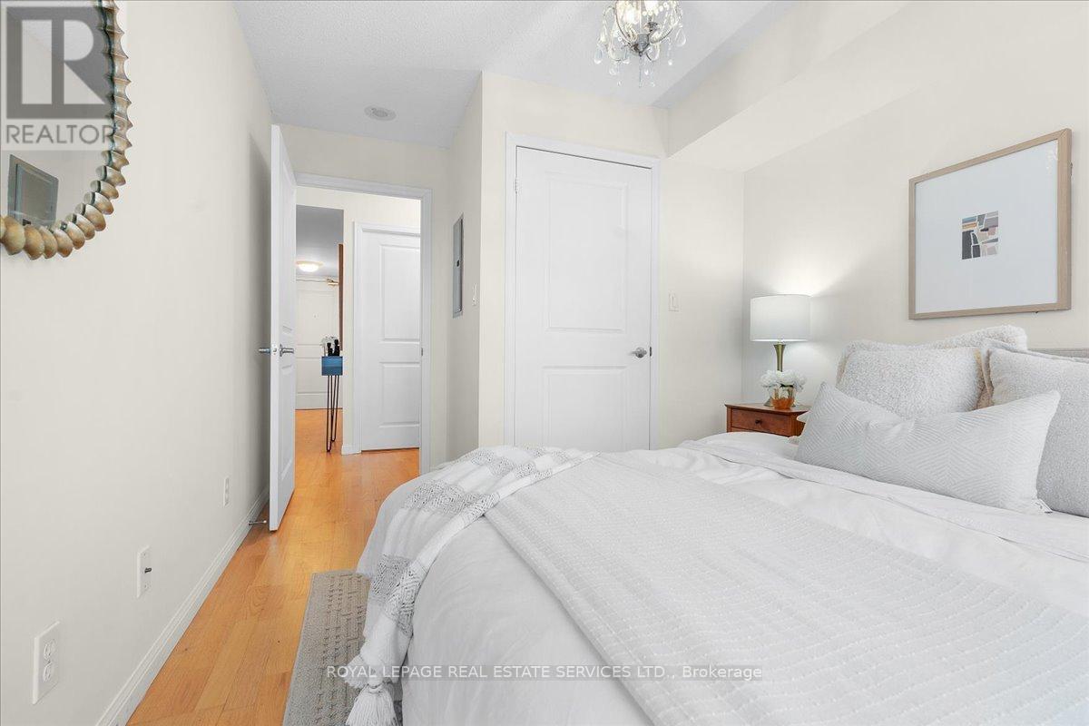 












1108 - 900 MOUNT PLEASANT ROAD

,
Toronto,




Ontario
M4P3J9

