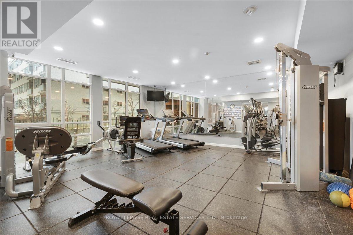 












1108 - 900 MOUNT PLEASANT ROAD

,
Toronto,




Ontario
M4P3J9


