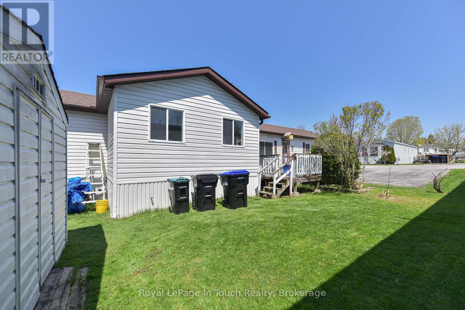 












4106 ASH CRESCENT

,
Severn,




Ontario
L3V0V1


