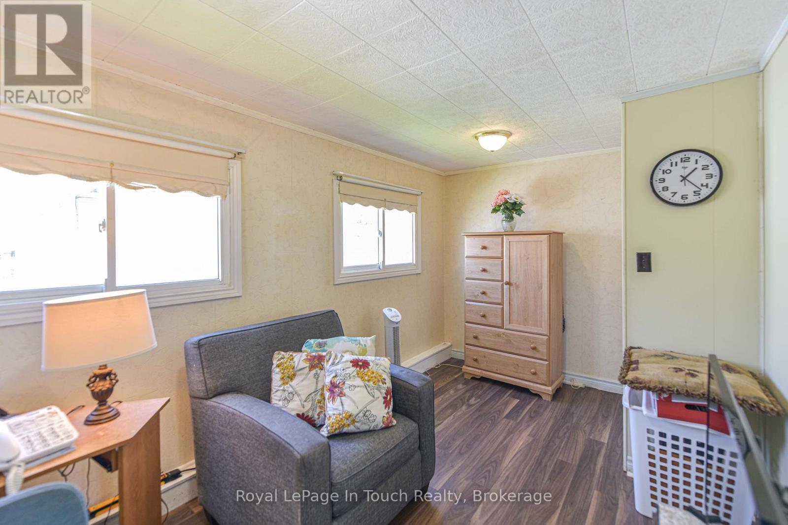 












4106 ASH CRESCENT

,
Severn,




Ontario
L3V0V1

