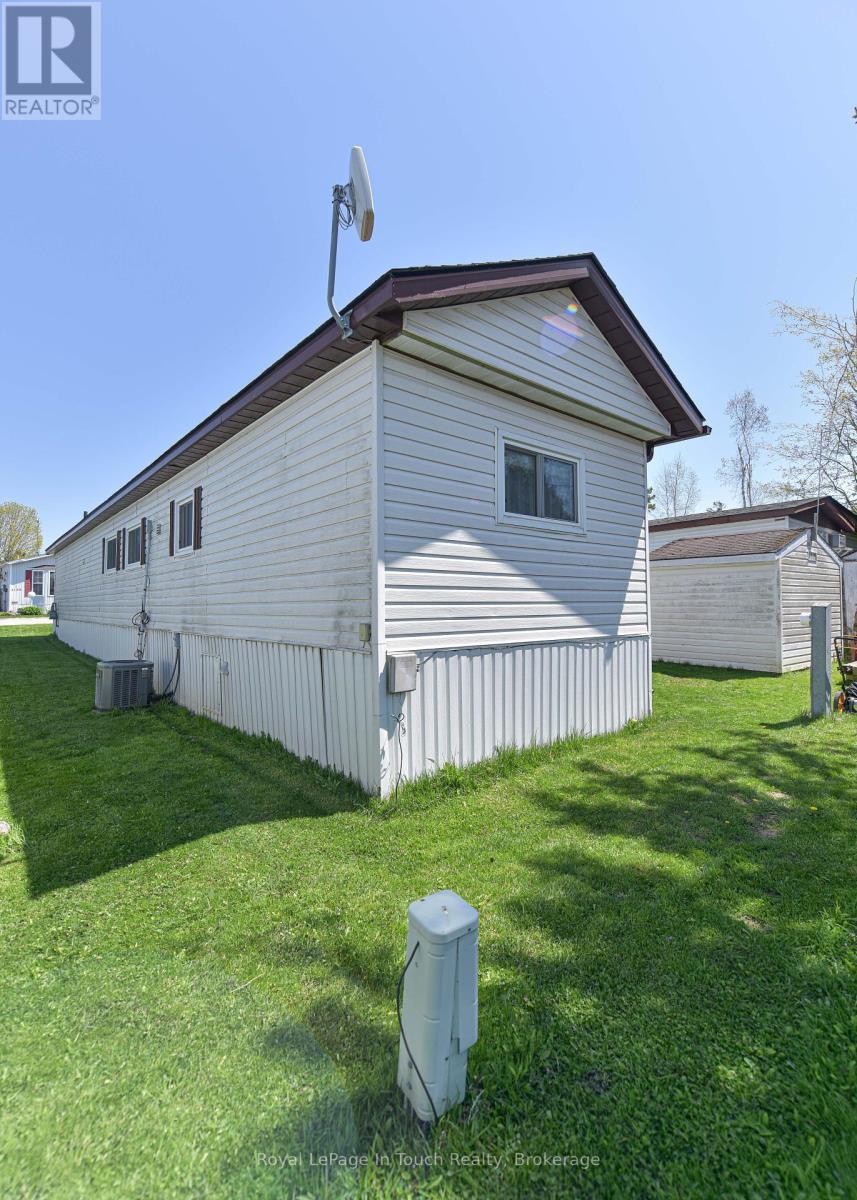 












4106 ASH CRESCENT

,
Severn,




Ontario
L3V0V1

