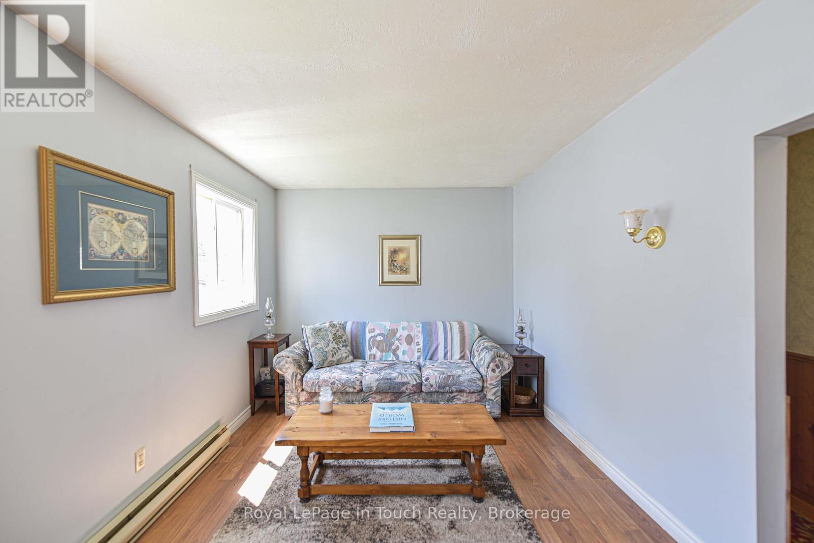 












4106 ASH CRESCENT

,
Severn,




Ontario
L3V0V1

