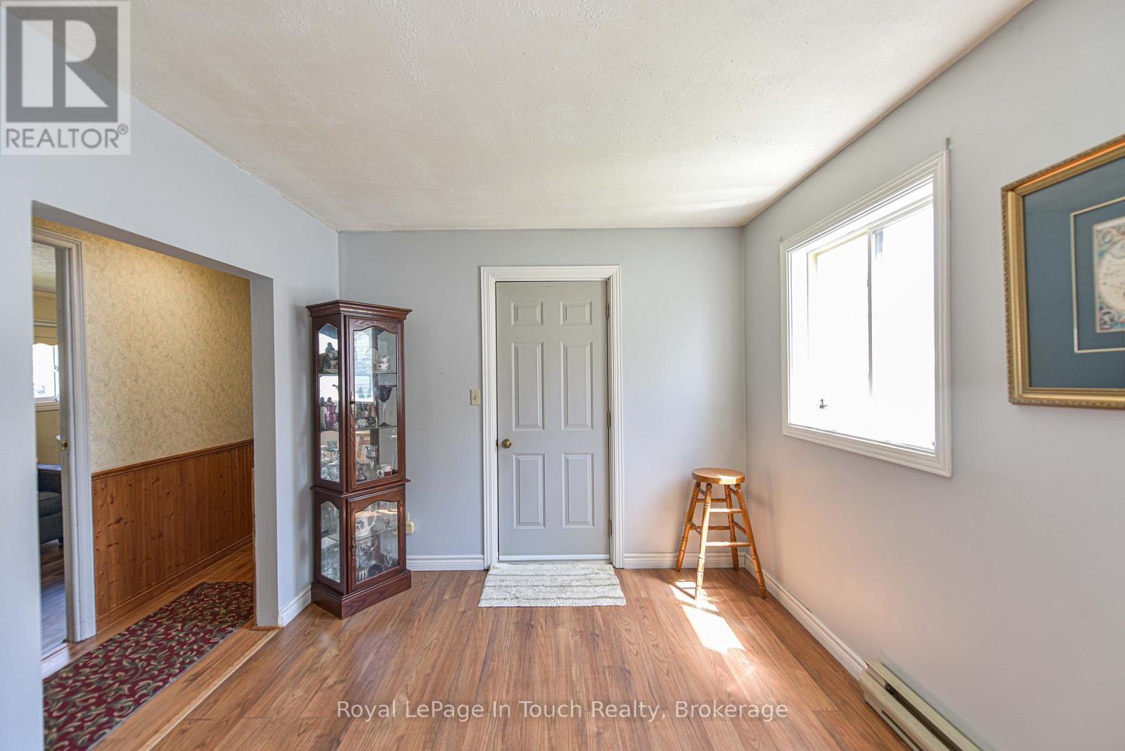 












4106 ASH CRESCENT

,
Severn,




Ontario
L3V0V1

