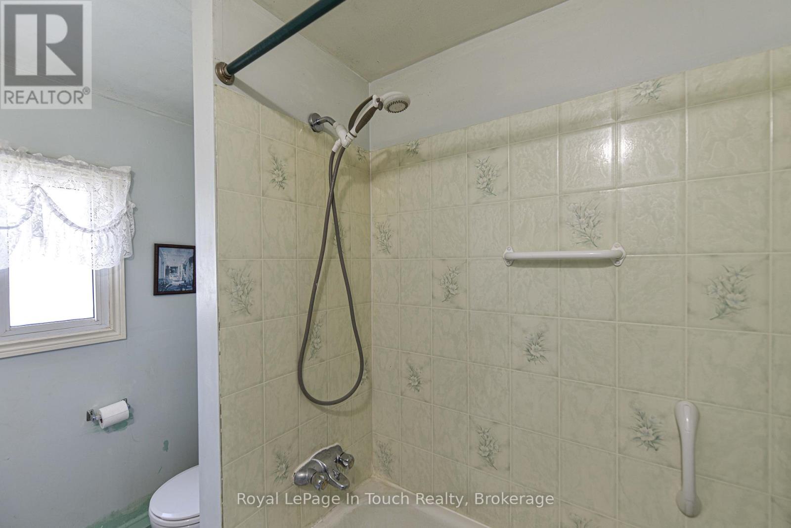 












4106 ASH CRESCENT

,
Severn,




Ontario
L3V0V1

