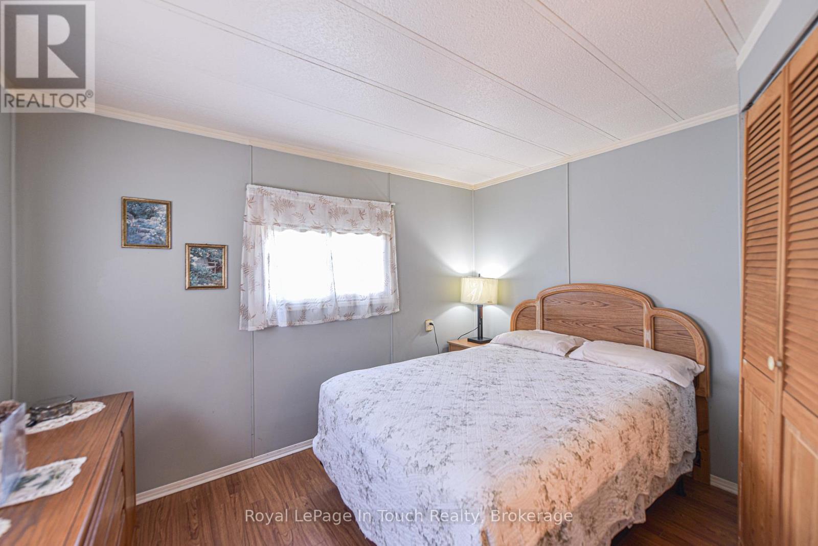 












4106 ASH CRESCENT

,
Severn,




Ontario
L3V0V1

